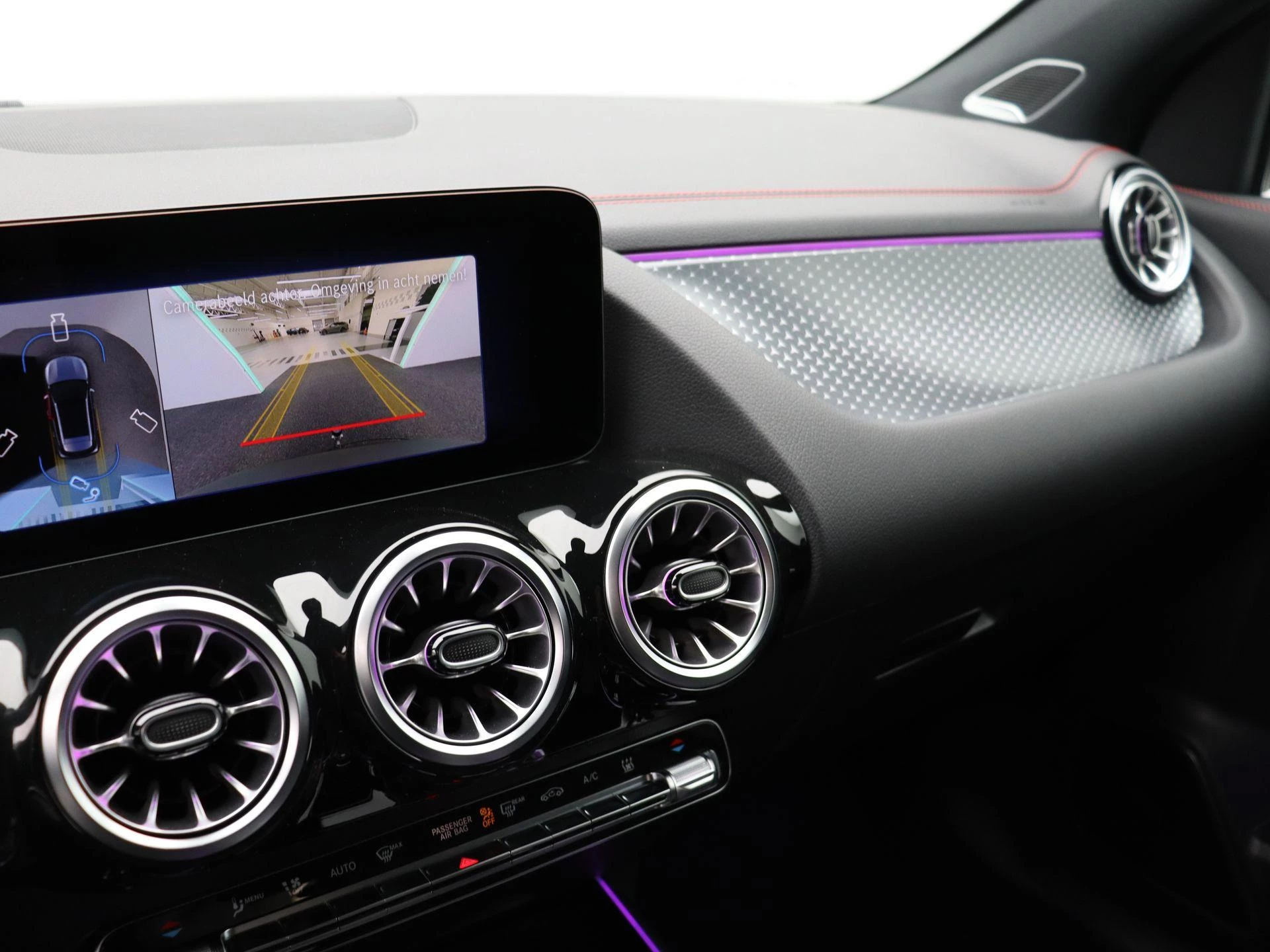 Mercedes-Benz EQA 250+ Star Edition + AMG + PANO DAK + BURMESTER + TREKHAAK + HEAD UP