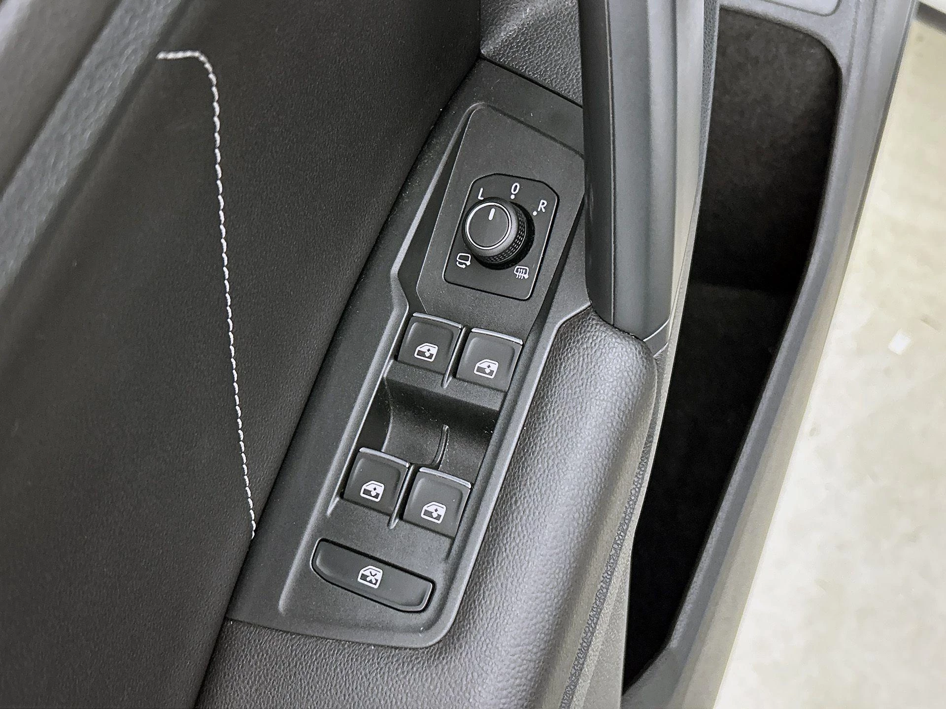 Volkswagen-Tiguan-image-29