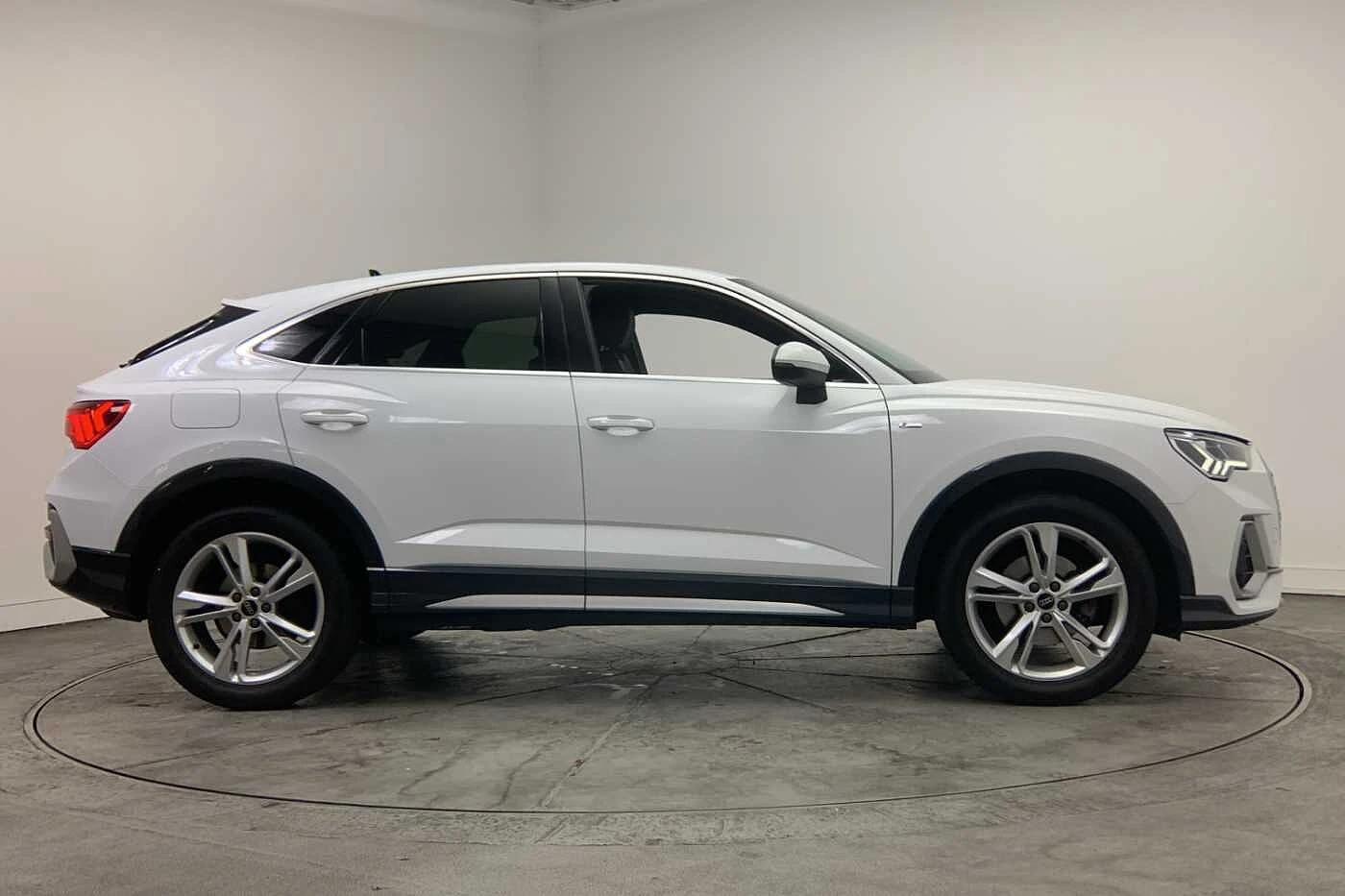 Audi-Q3-image-3