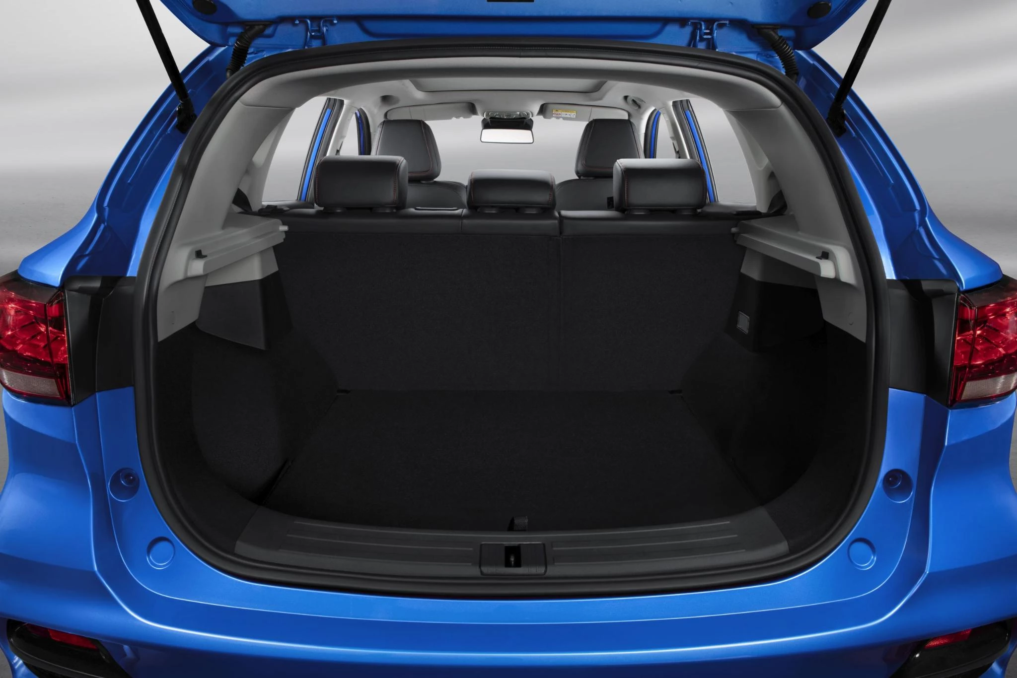 MG ZS Long Range 72 kWh Luxury (11kW OBC)