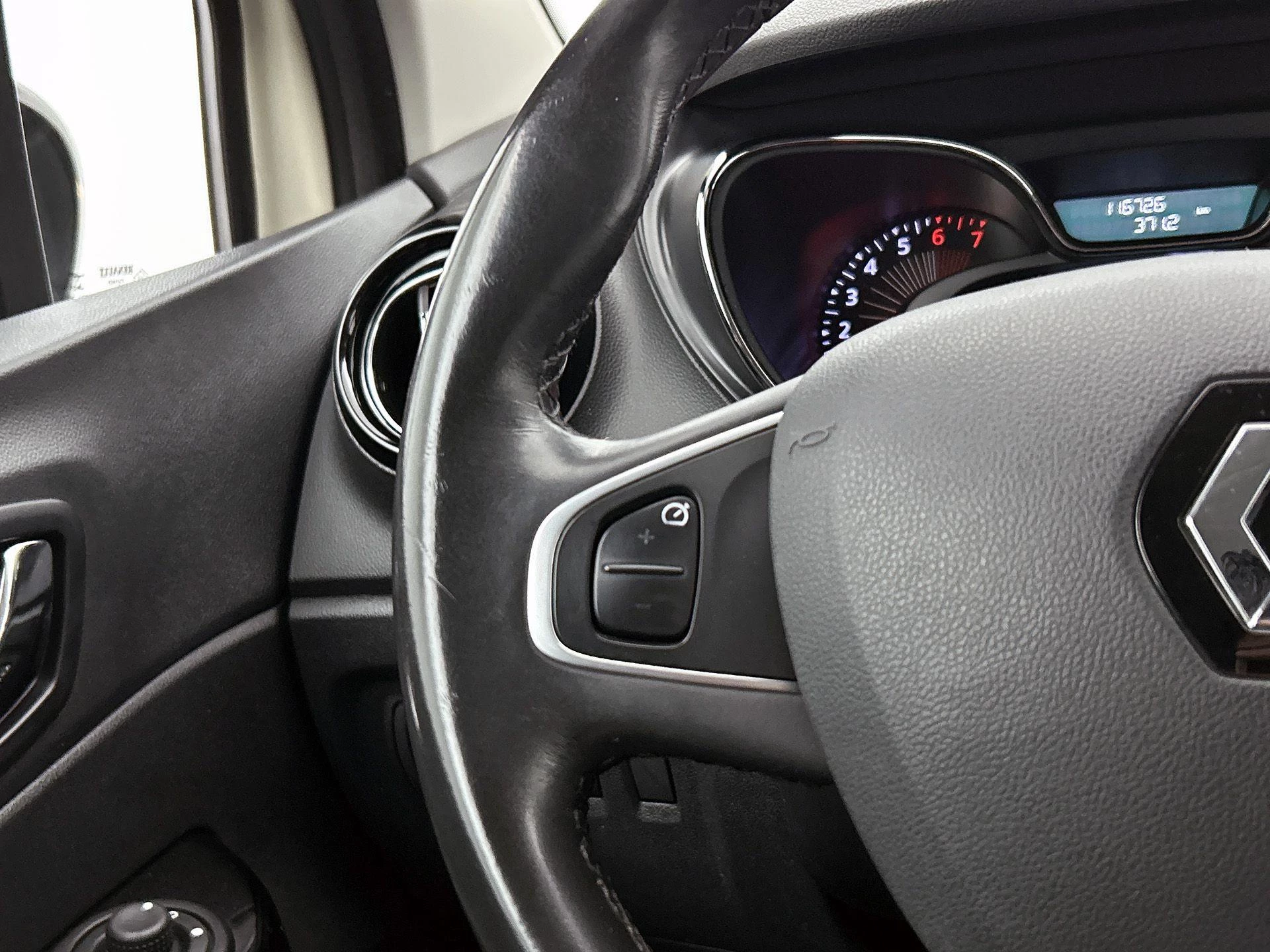 Renault-Captur-image-5