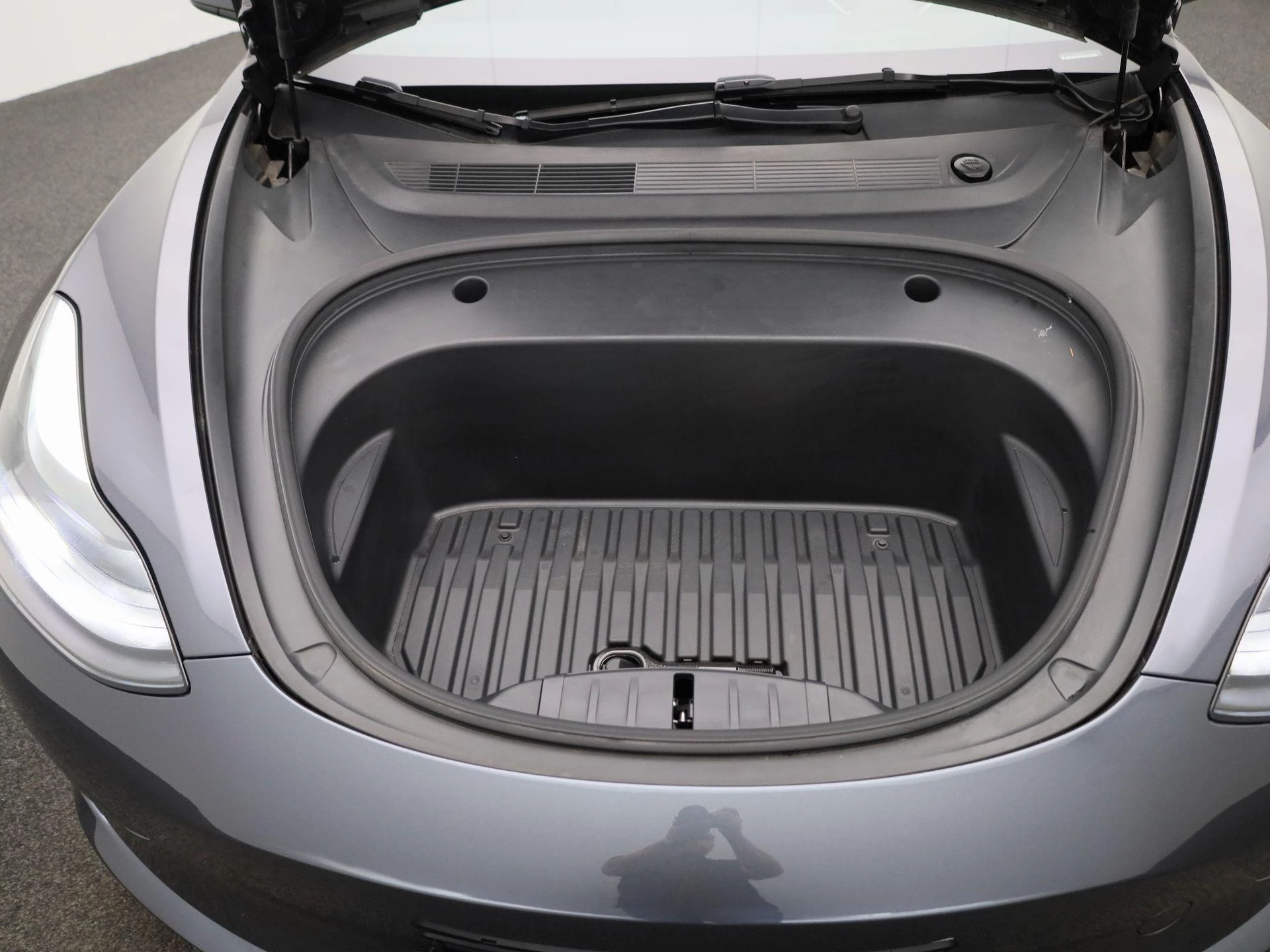 Tesla-Model 3-image-34