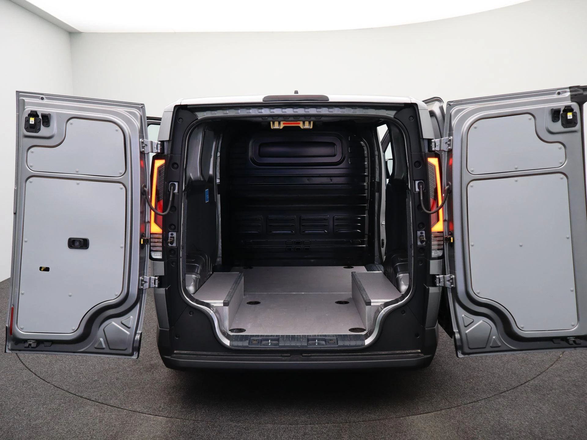 Kia-PV5-image-11