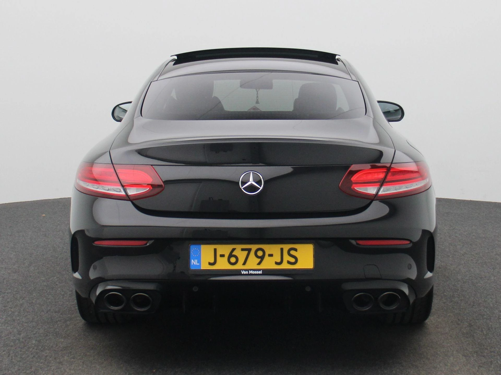 Mercedes-Benz-C-Klasse-image-4