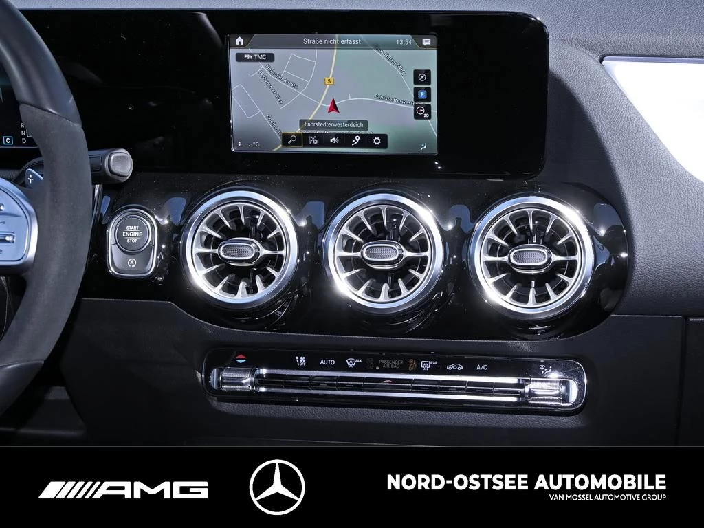 Mercedes-Benz GLA 200 d AMG KAMERA TEMPO BURMESTER AHK MBUX AMG Line