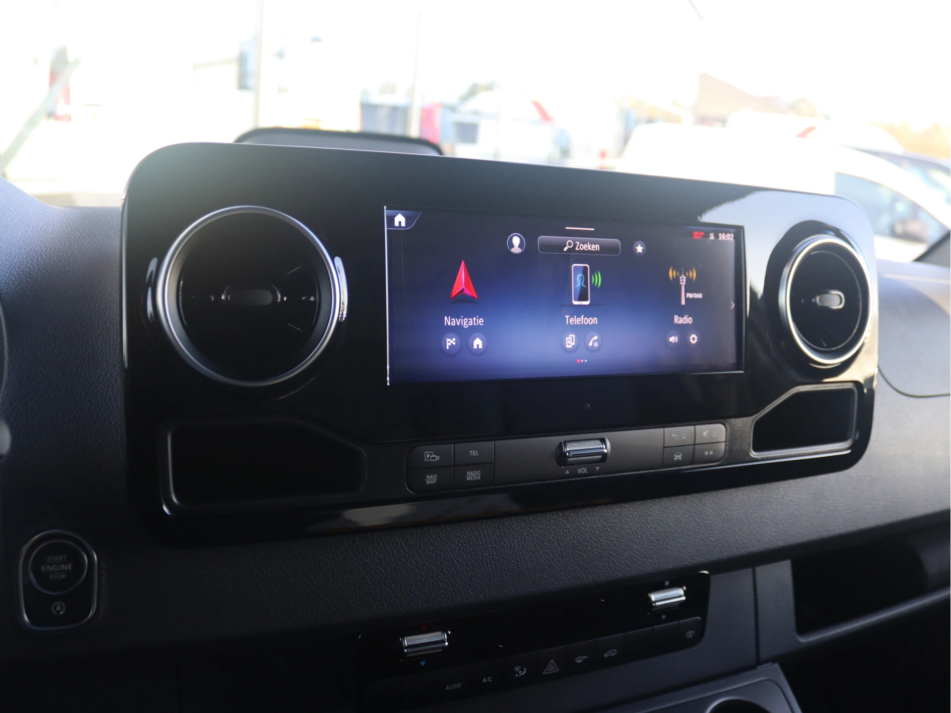 Mercedes-Benz-Sprinter-image-8