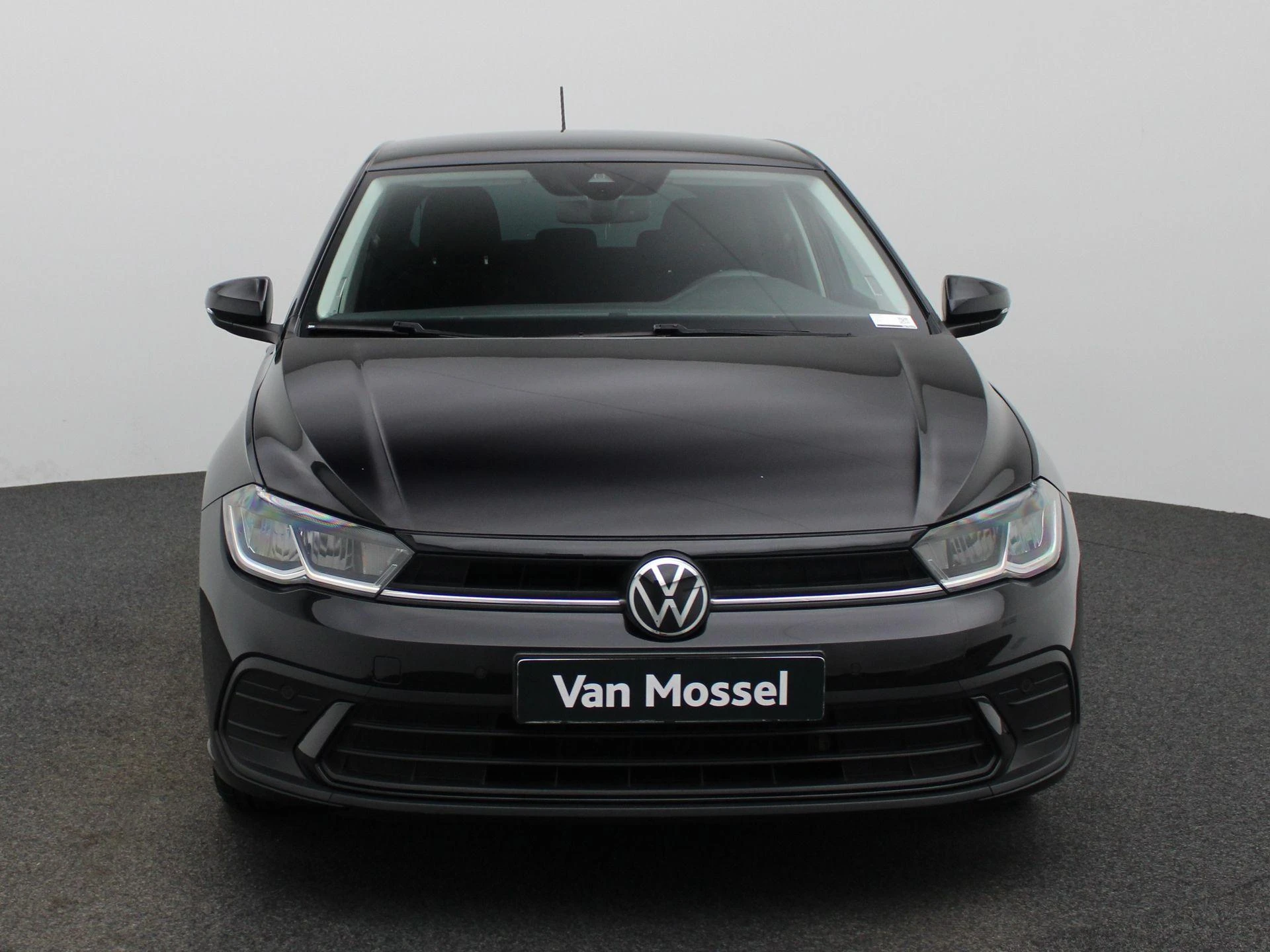 Volkswagen-Polo-image-2