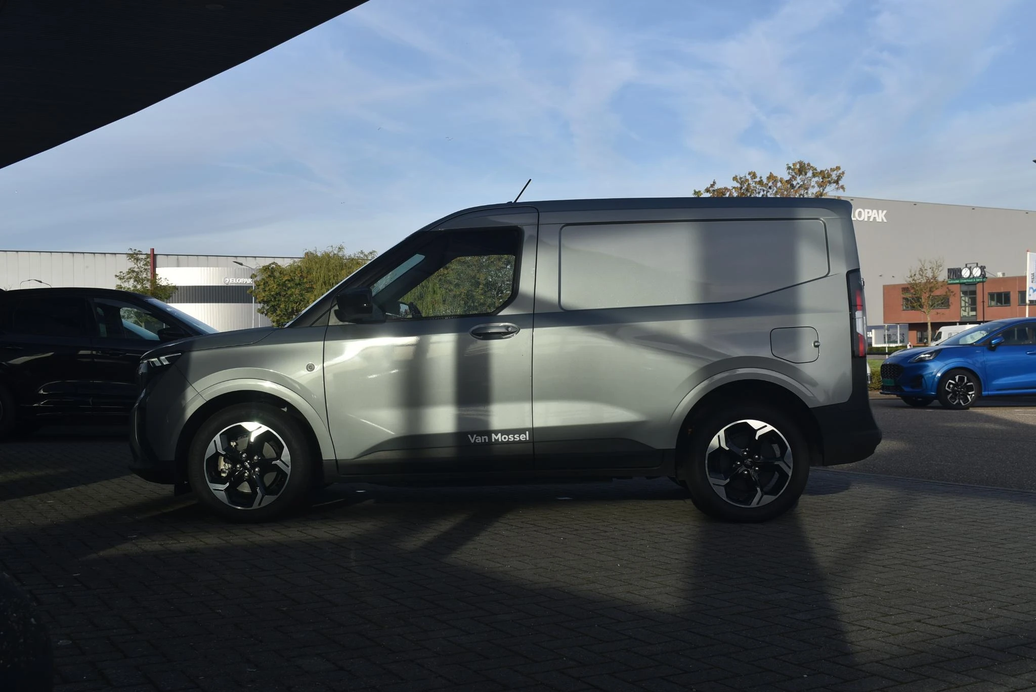 Ford-E-Transit Courier-image-7