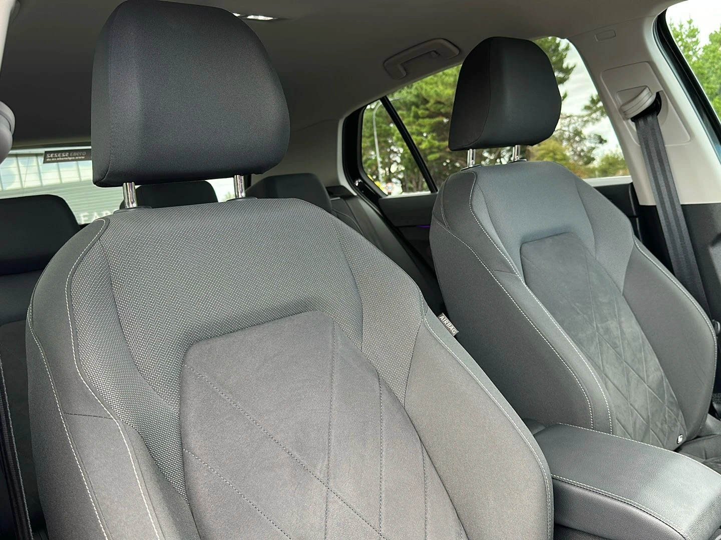 Volkswagen-Golf-image-16