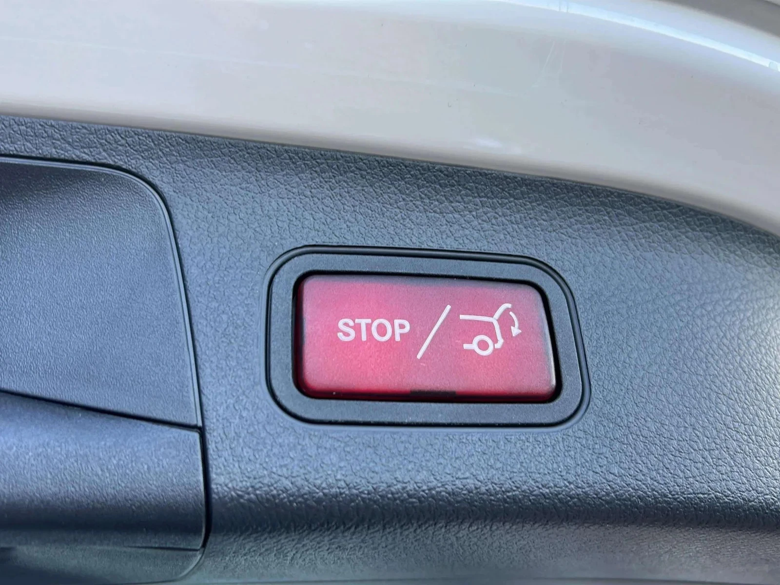 Mercedes-Benz-EQA-image-18