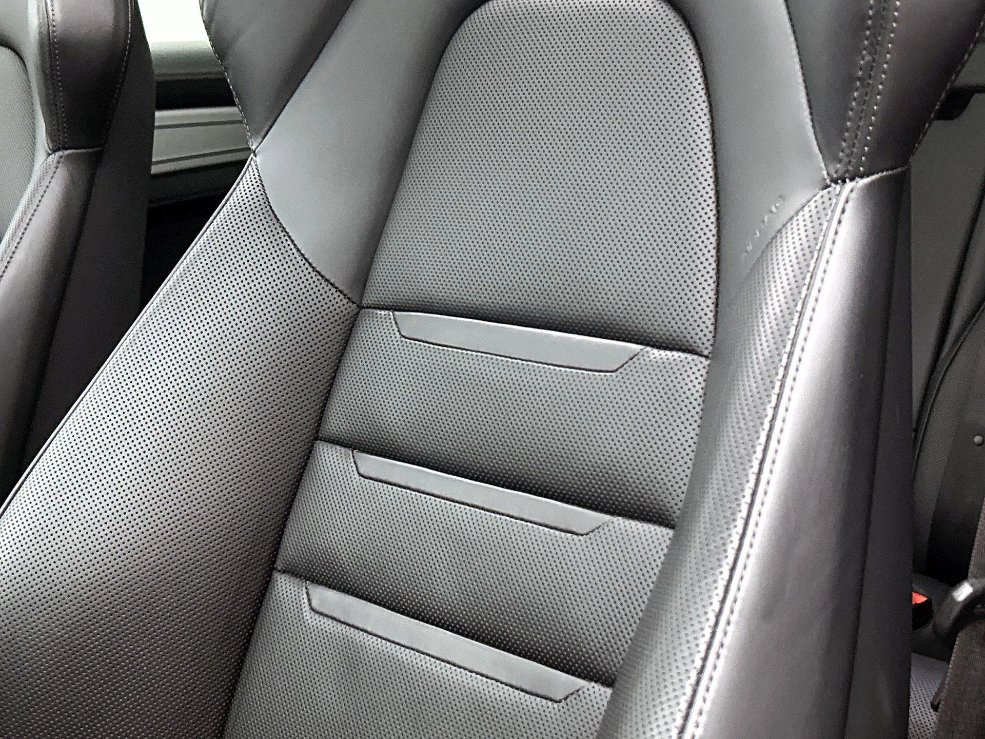 Porsche-Panamera-image-9