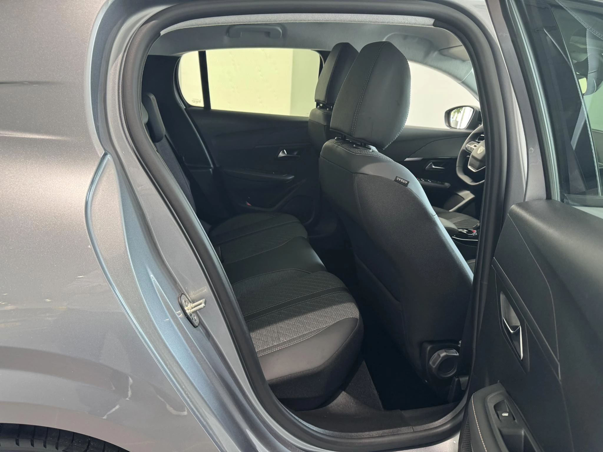 Peugeot-208-image-10