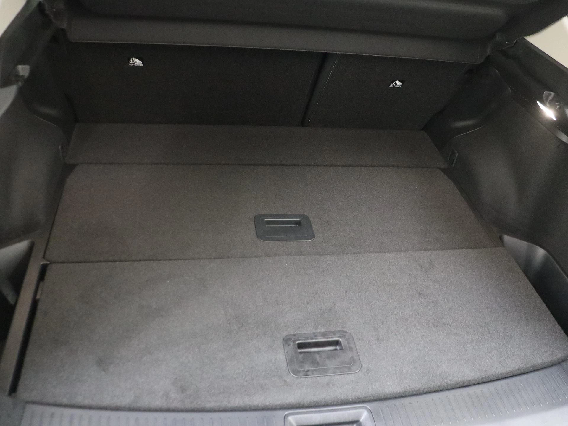 Nissan ARIYA 63kWh Batterij 217 1AT Evolve + 20" lichtmetalen velgen + 22 kW ingebouwde lader