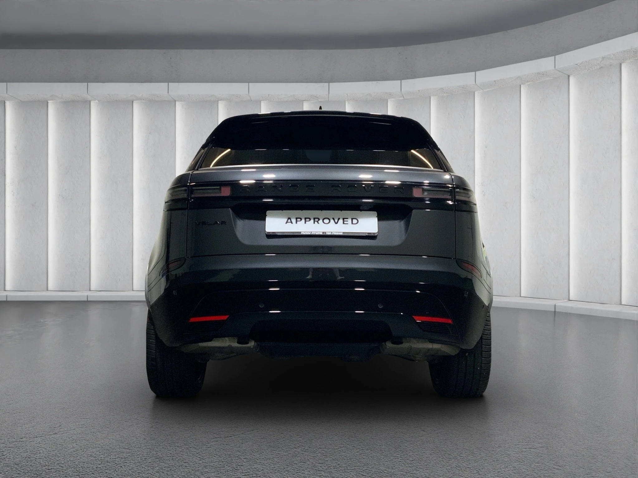 Land Rover-Range Rover Velar-image-2