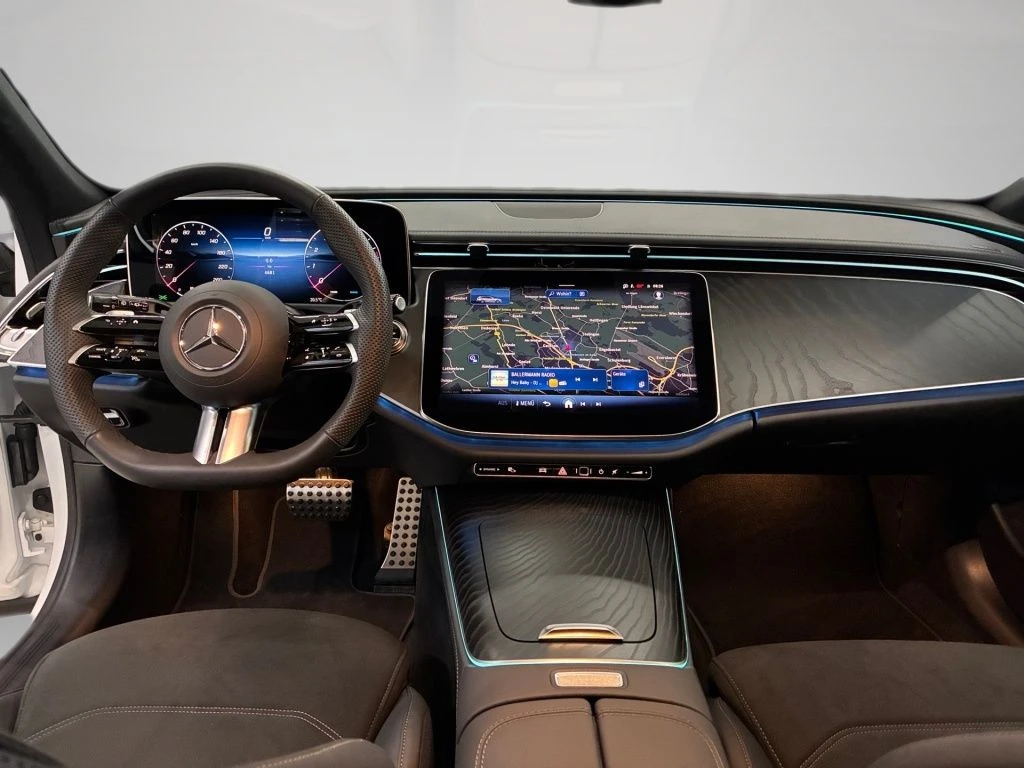 Mercedes-Benz-E-Klasse 200-image-11