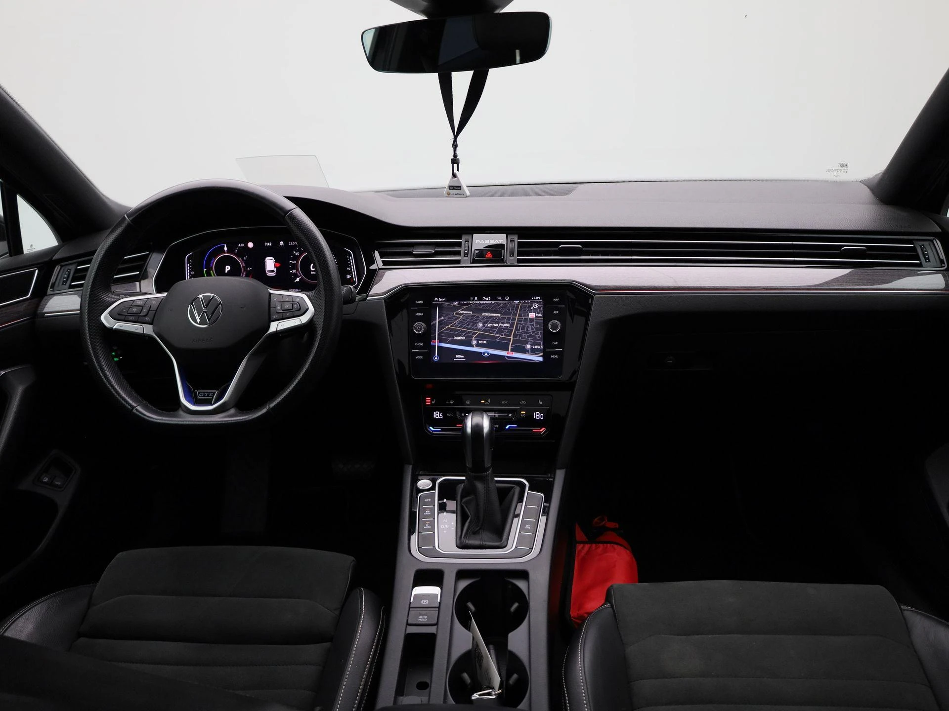 Volkswagen-Passat-image-38
