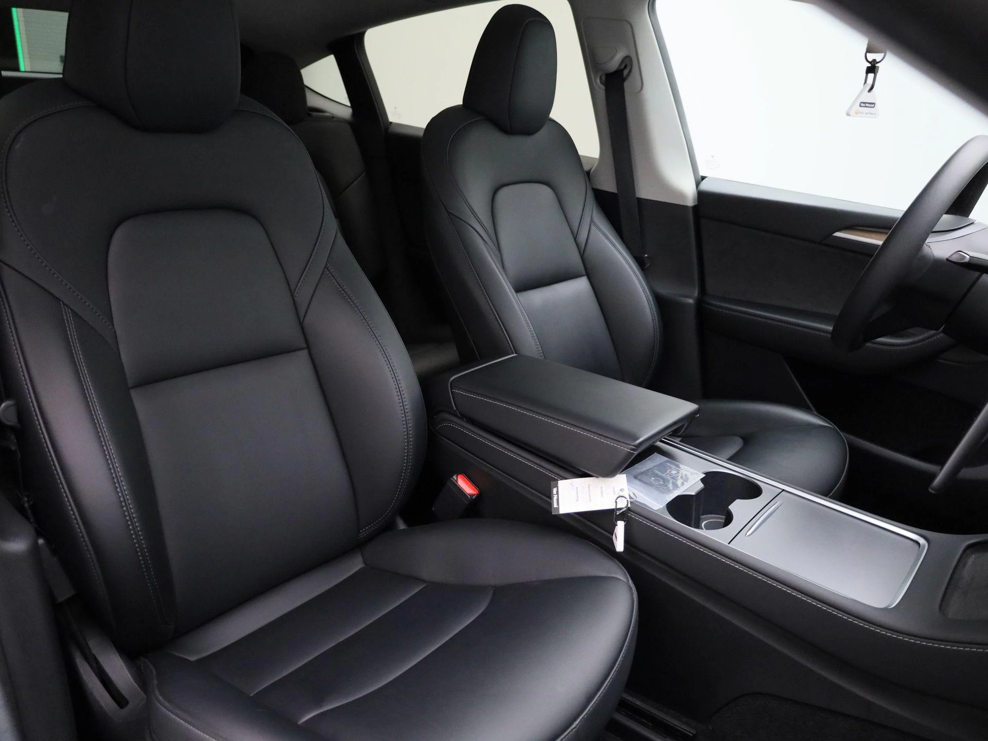 Tesla Model Y Hinterradantrieb RWD