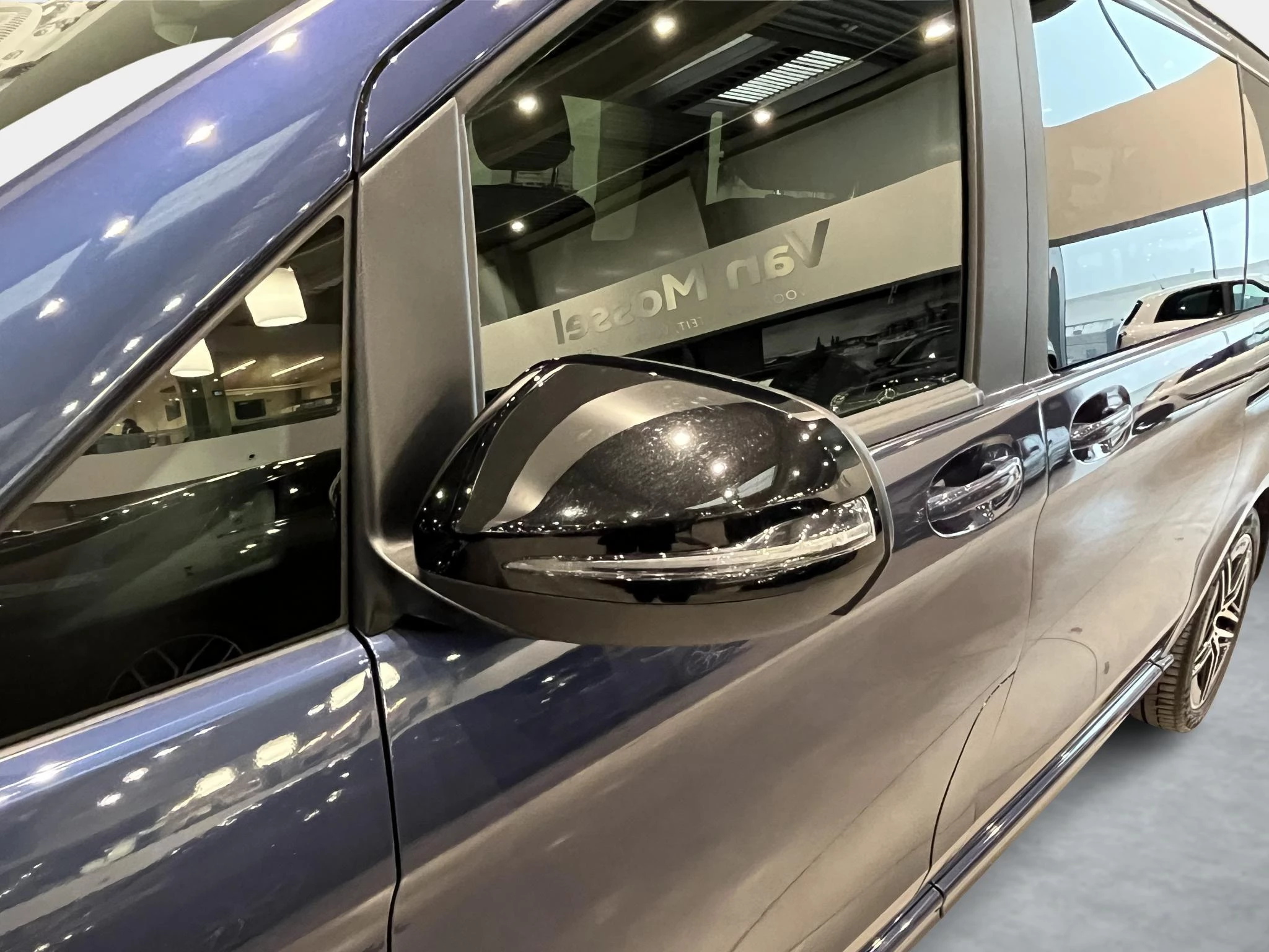 Mercedes-Benz-Classe V-image-3