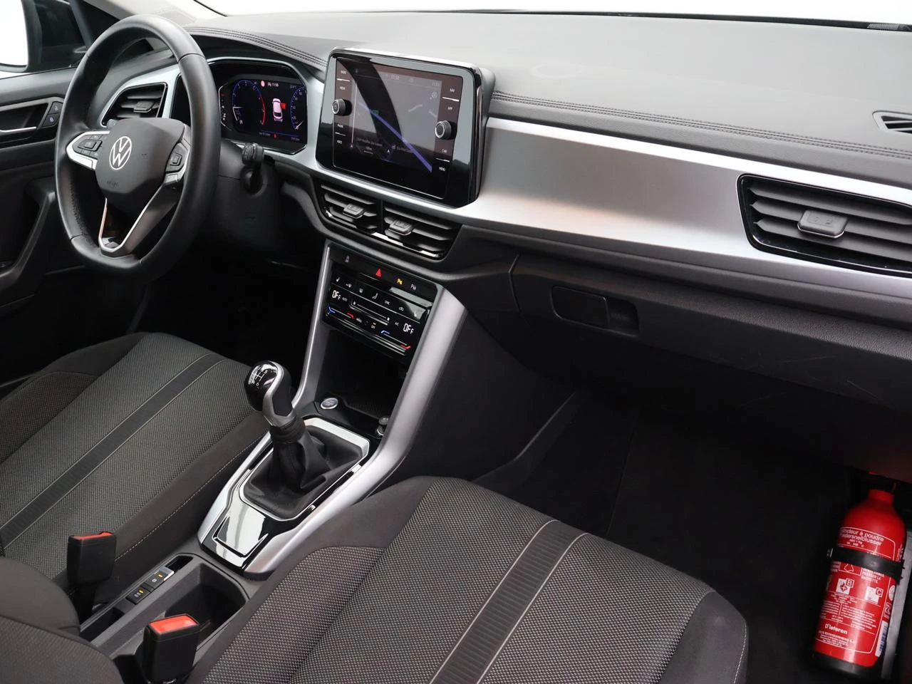 Volkswagen-T-Roc-image-6