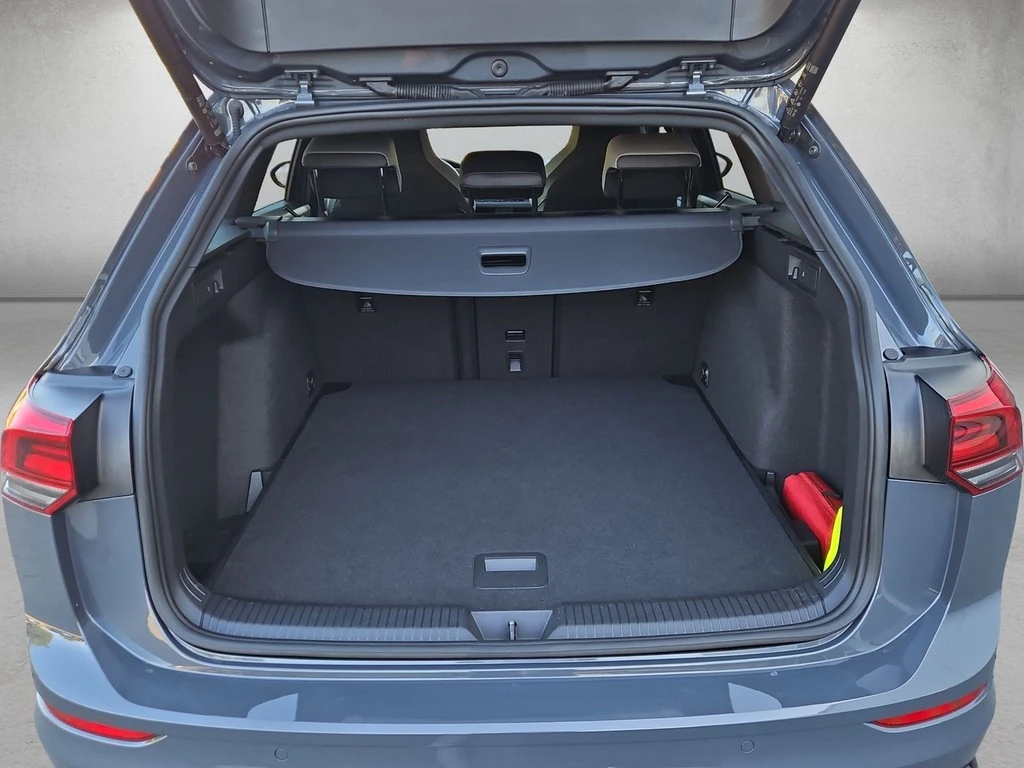 Volkswagen-Golf-image-4