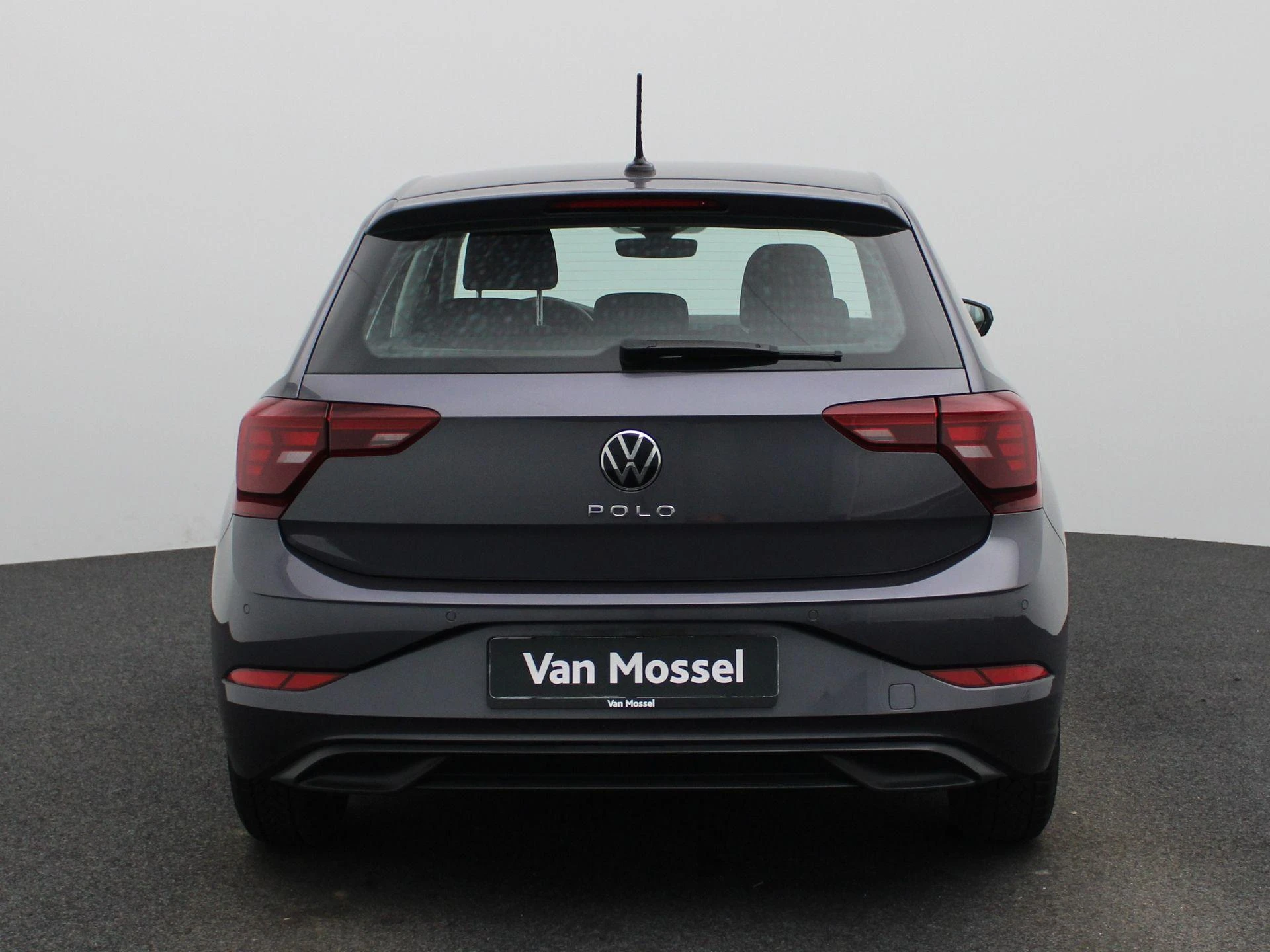 Volkswagen-Polo-image-4