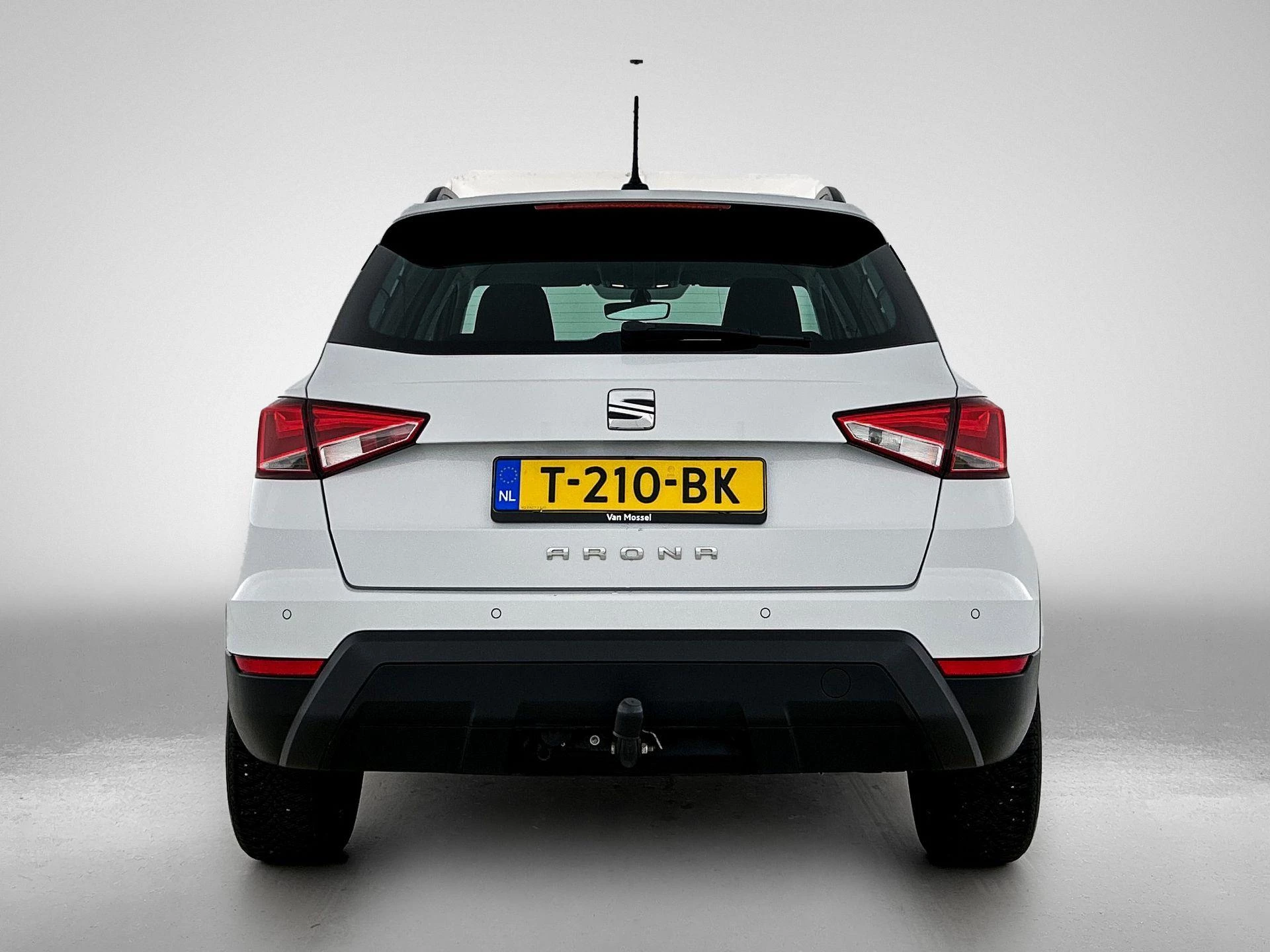 SEAT-Arona-image-1
