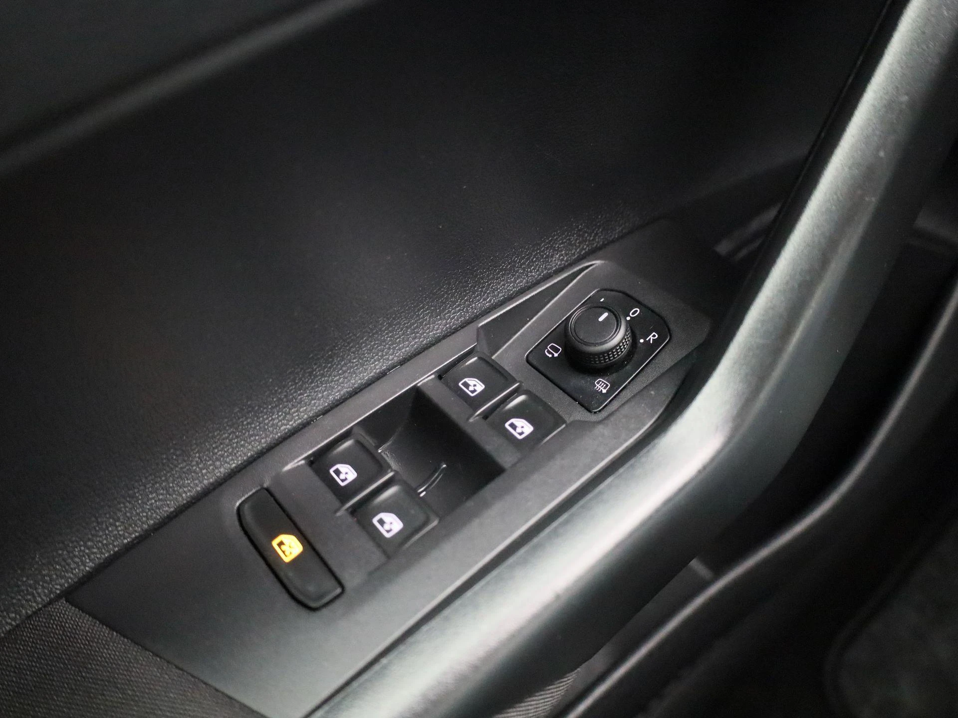 Volkswagen-Polo-image-20