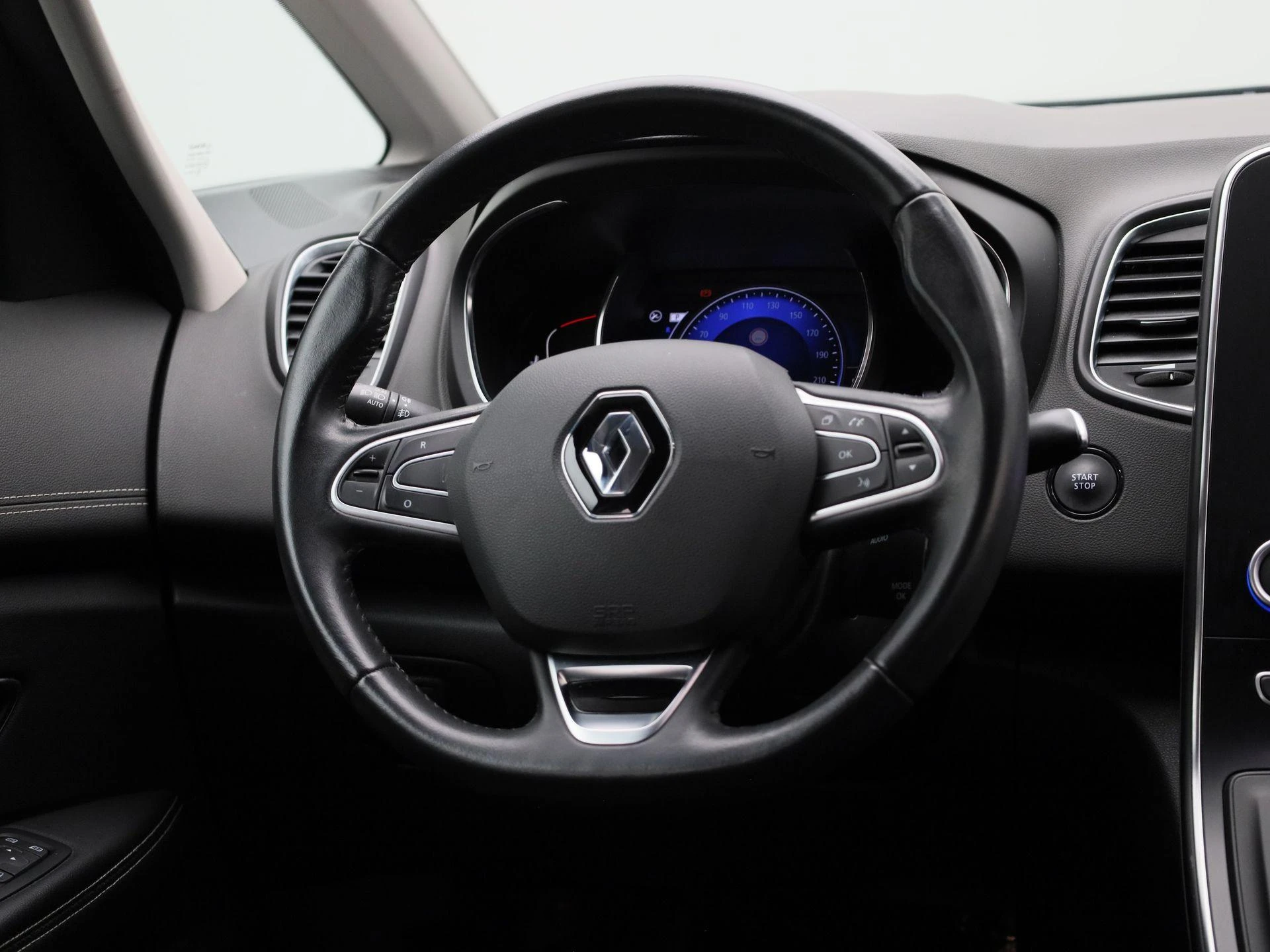 Renault-Scénic-image-8