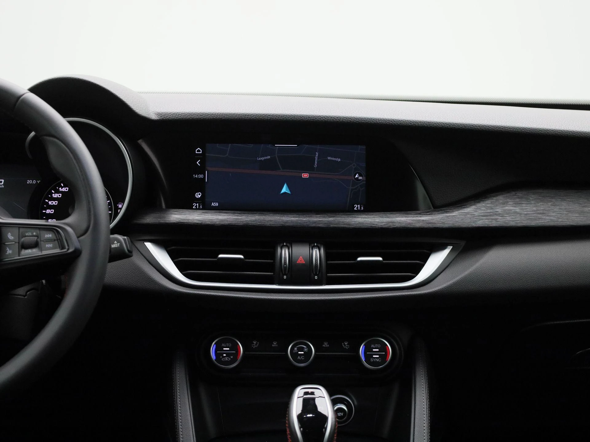 Alfa Romeo-Stelvio-image-8