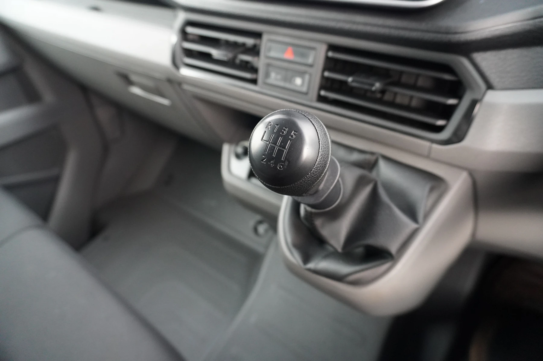 Volkswagen-Crafter-image-43