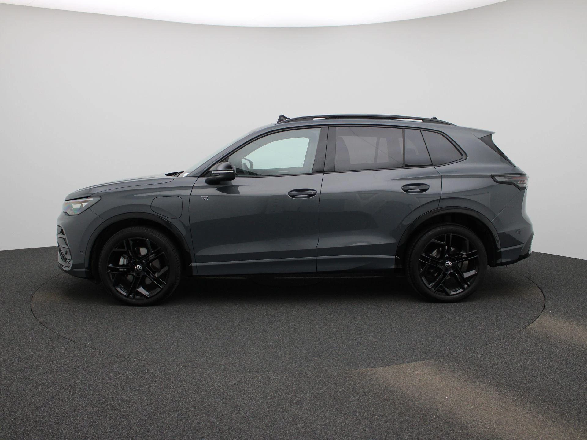 Volkswagen-Tiguan-image-3