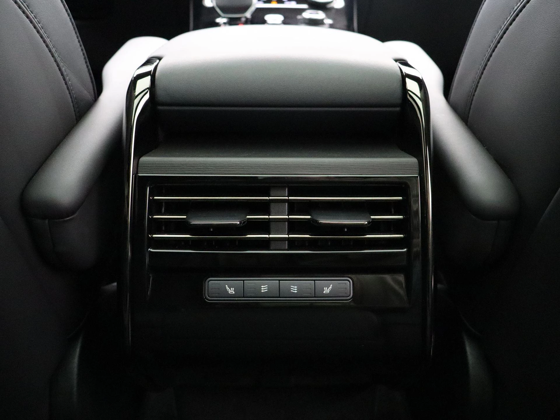Land Rover-Range Rover Sport-image-38