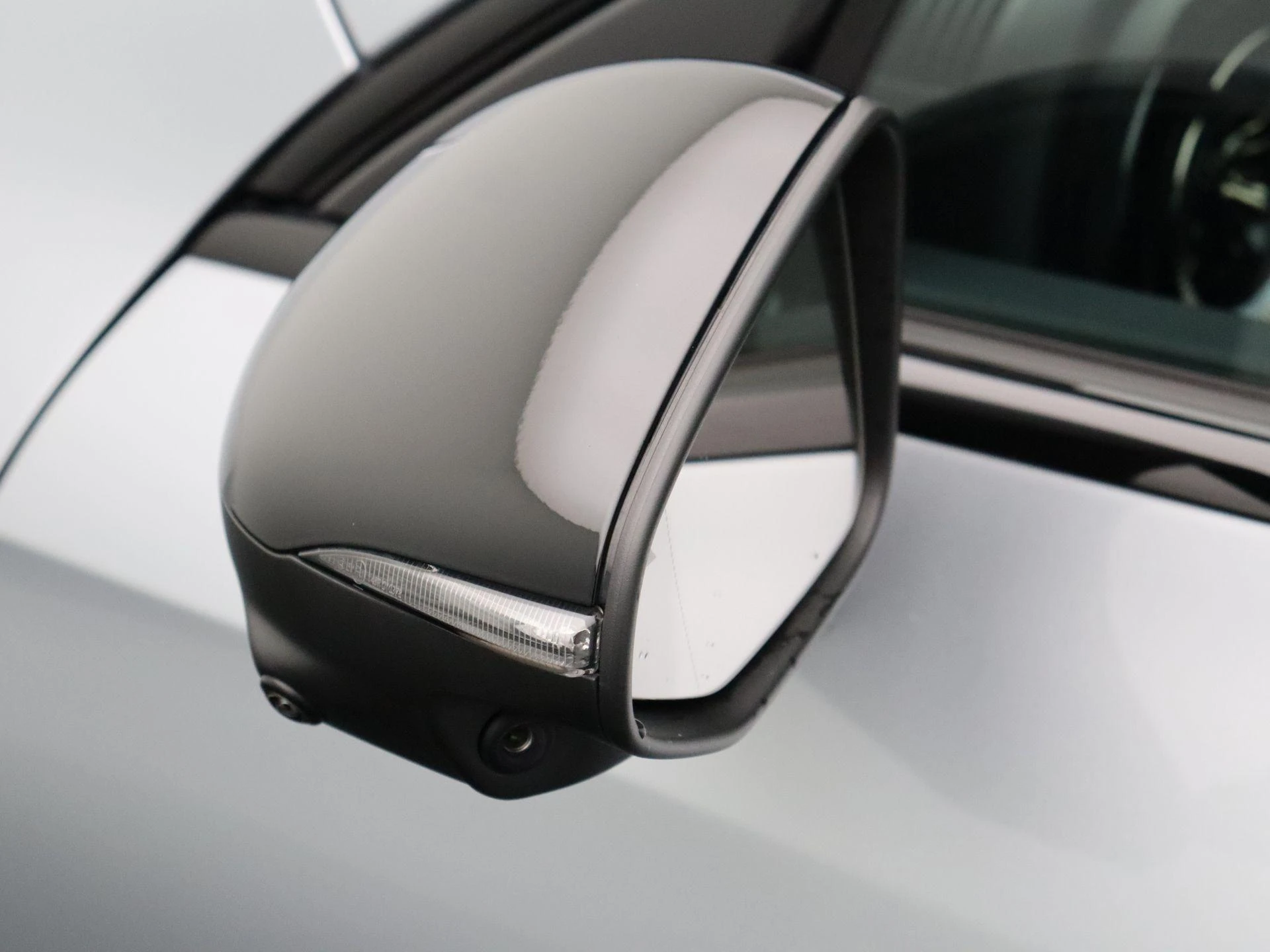 Mercedes-Benz-CLA-image-7