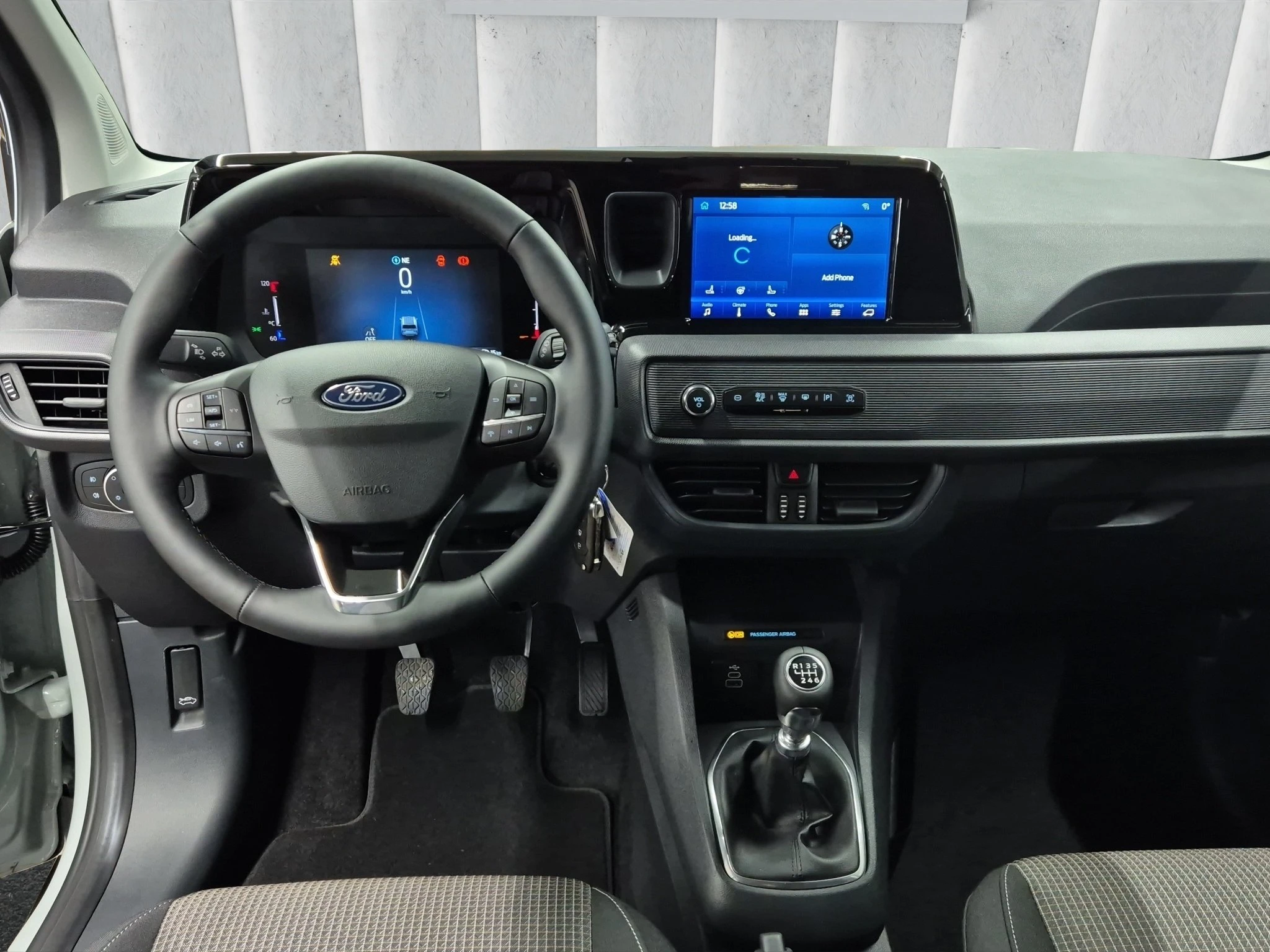 Ford-Tourneo Courier-image-11
