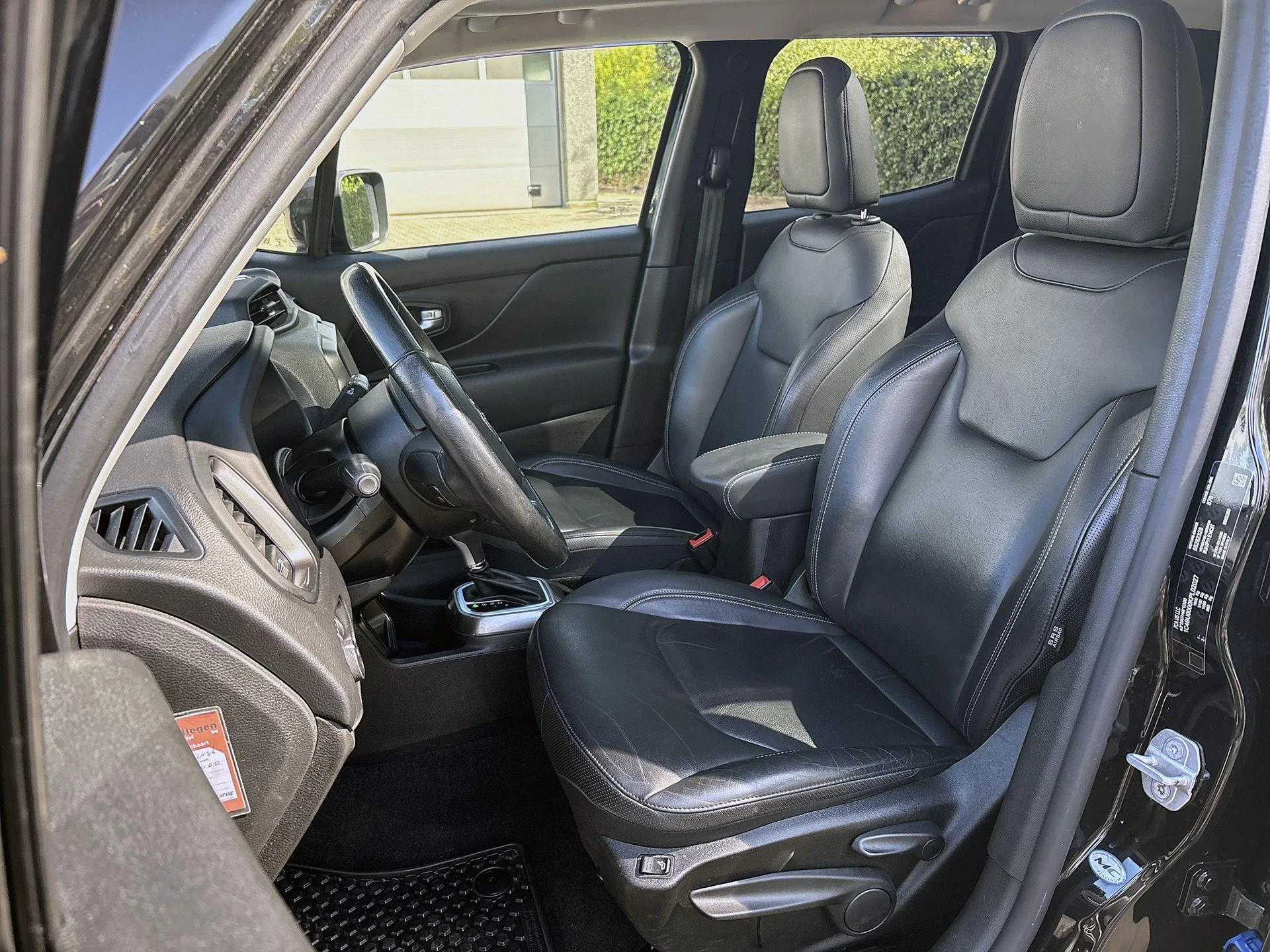 Jeep-Renegade-image-37