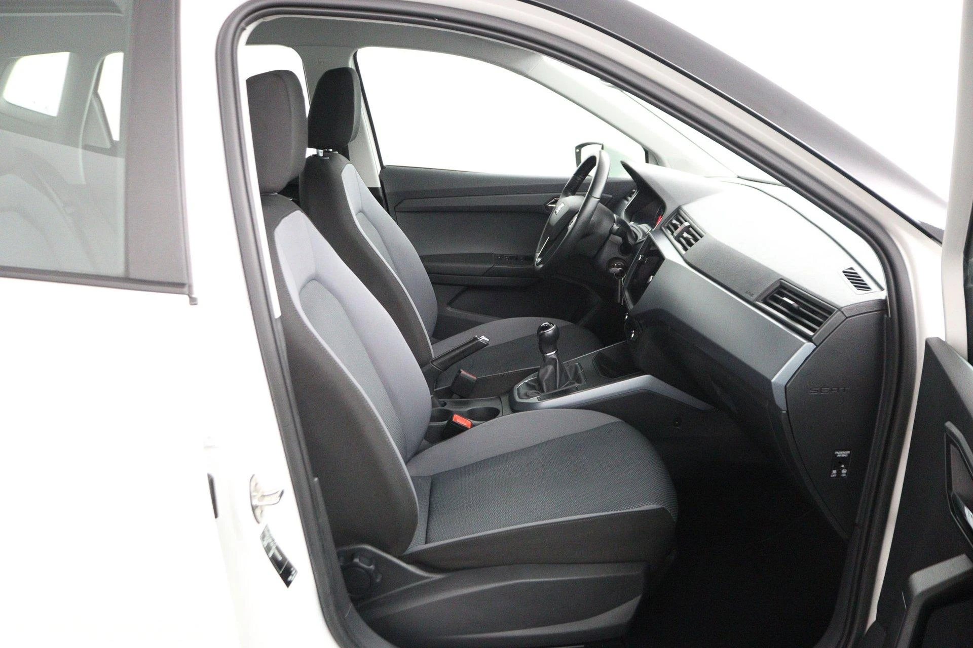 SEAT-Arona-image-12