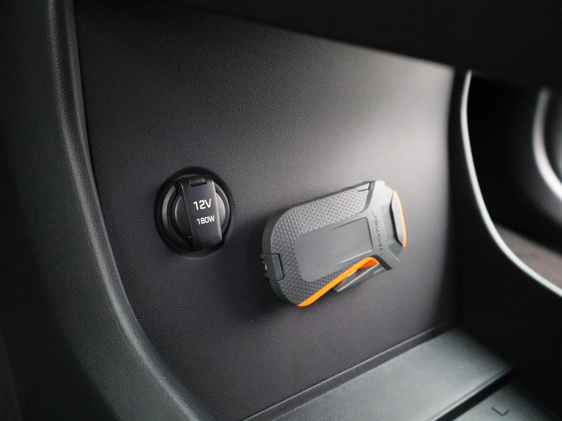 Hyundai-Santa Fe-image-23