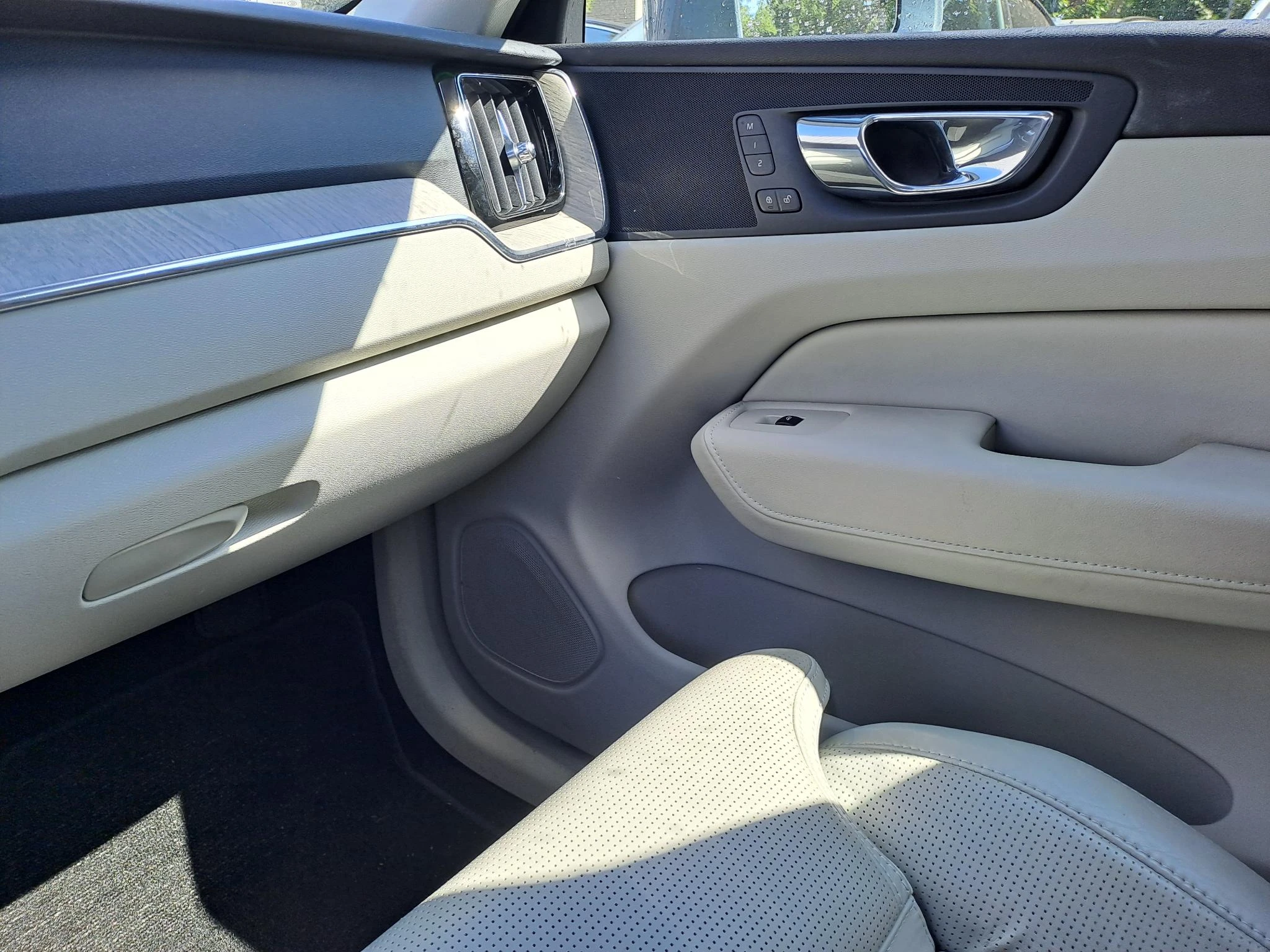 Volvo-XC60-image-16