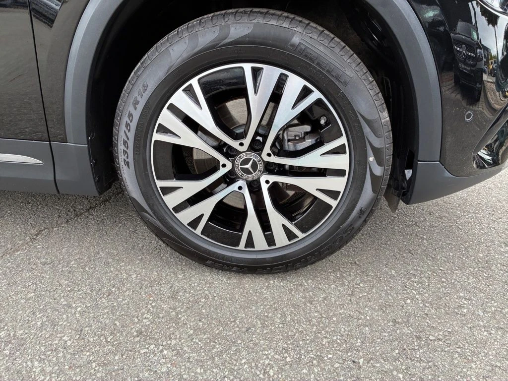 Mercedes-Benz-GLA 200-image-19