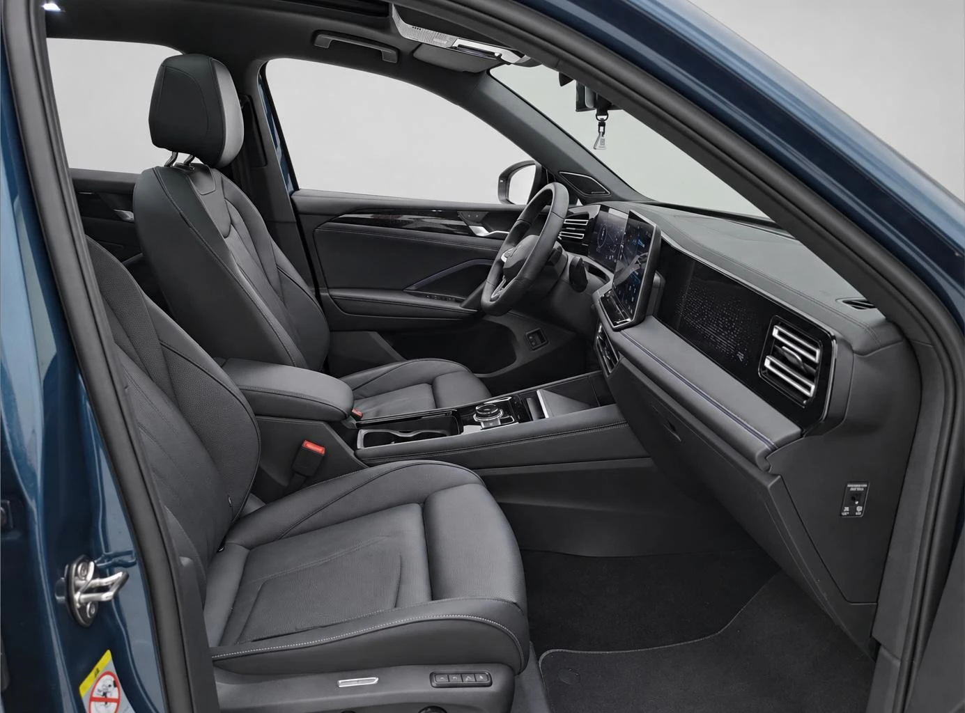 Volkswagen-Tiguan-image-16