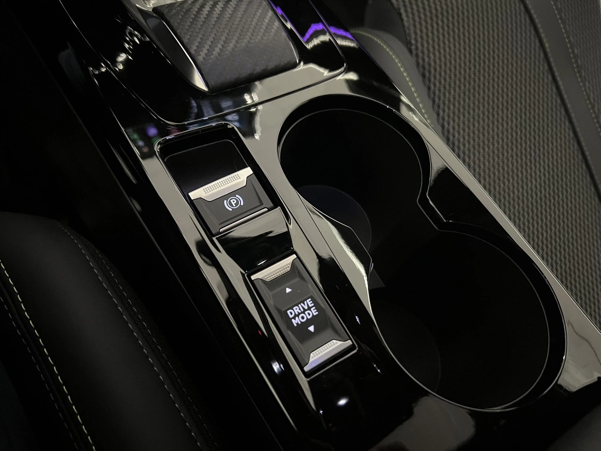 Peugeot-e-208-image-15