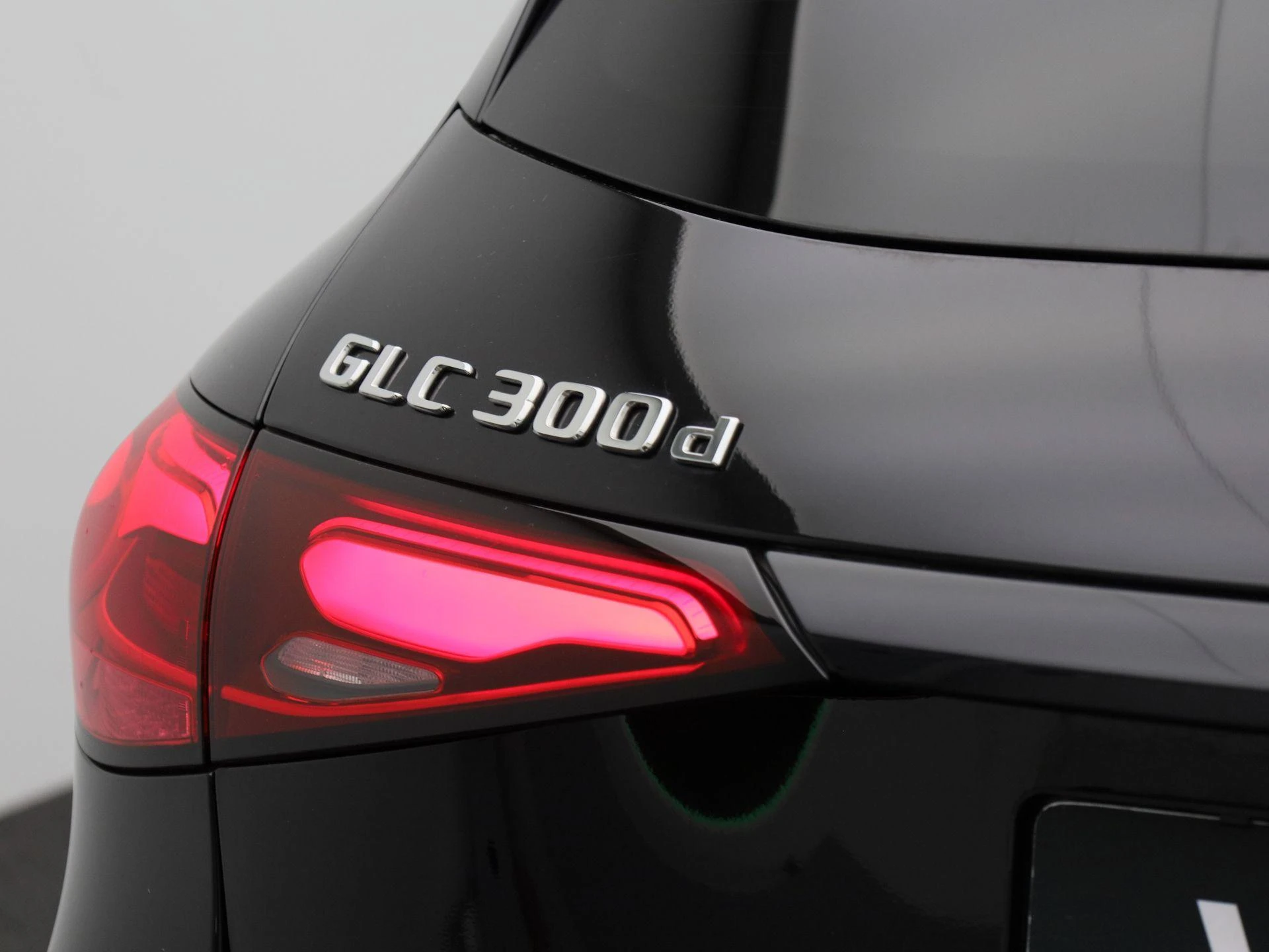 Mercedes-Benz-GLC-image-40