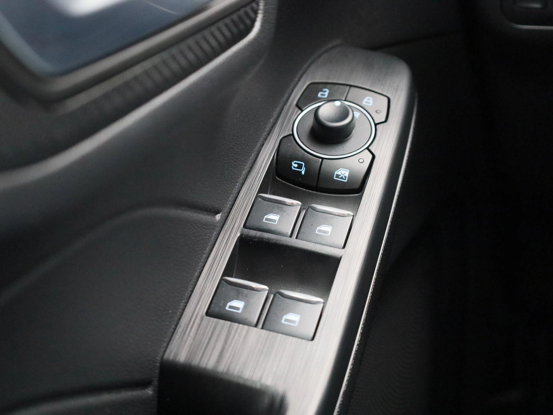 Ford-Kuga-image-27