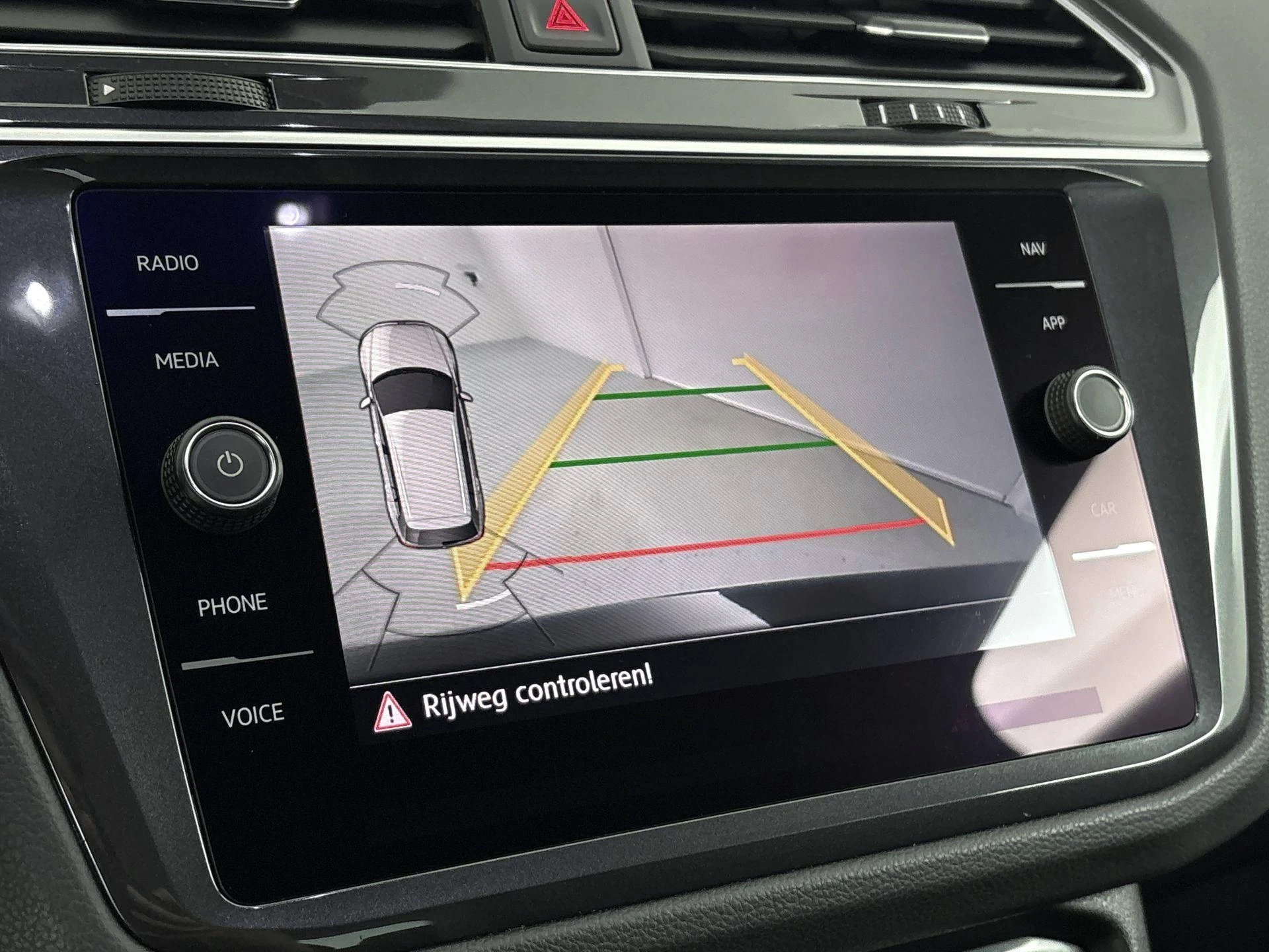 Volkswagen-Tiguan-image-22