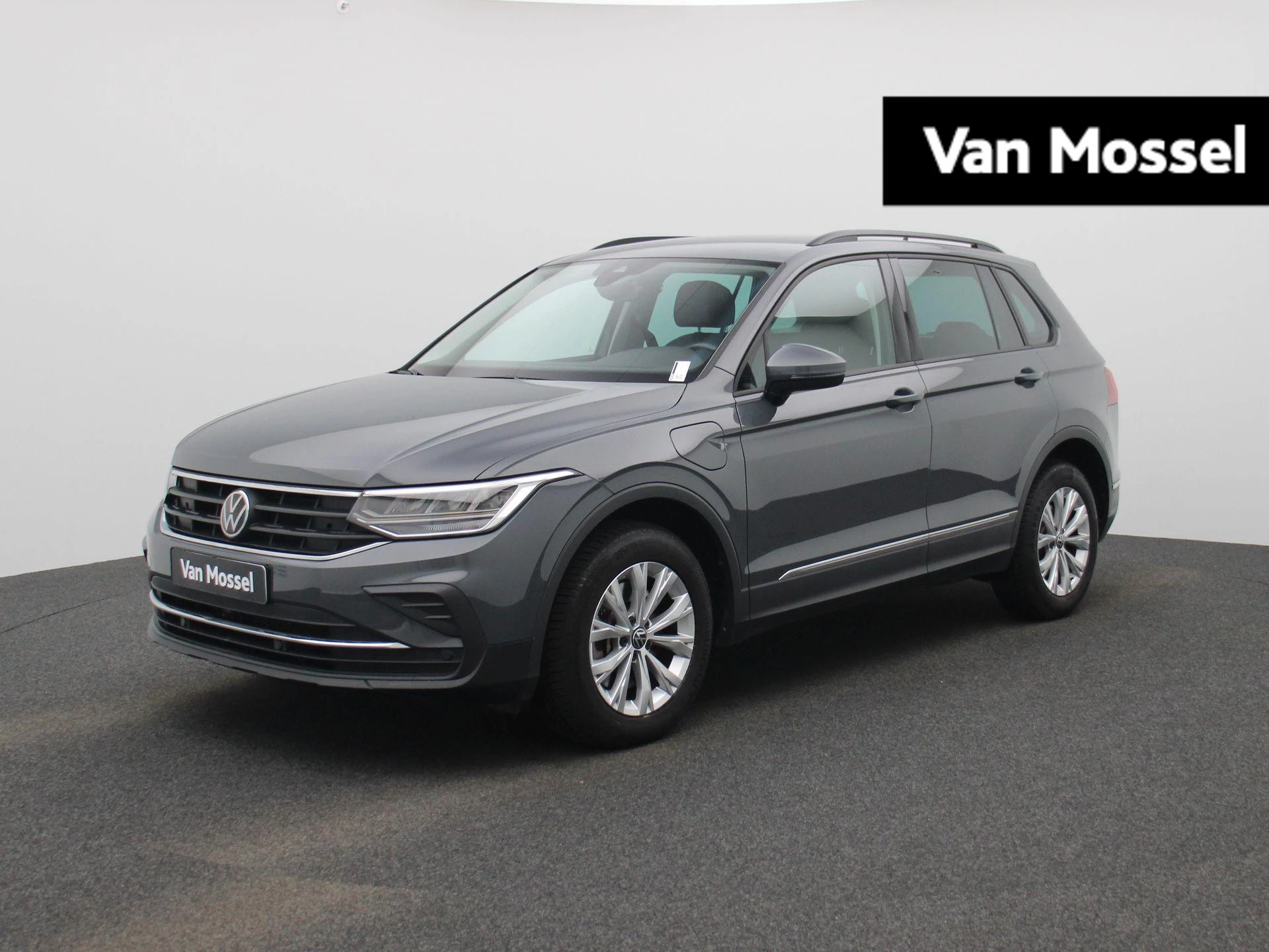 Volkswagen-Tiguan-image-0