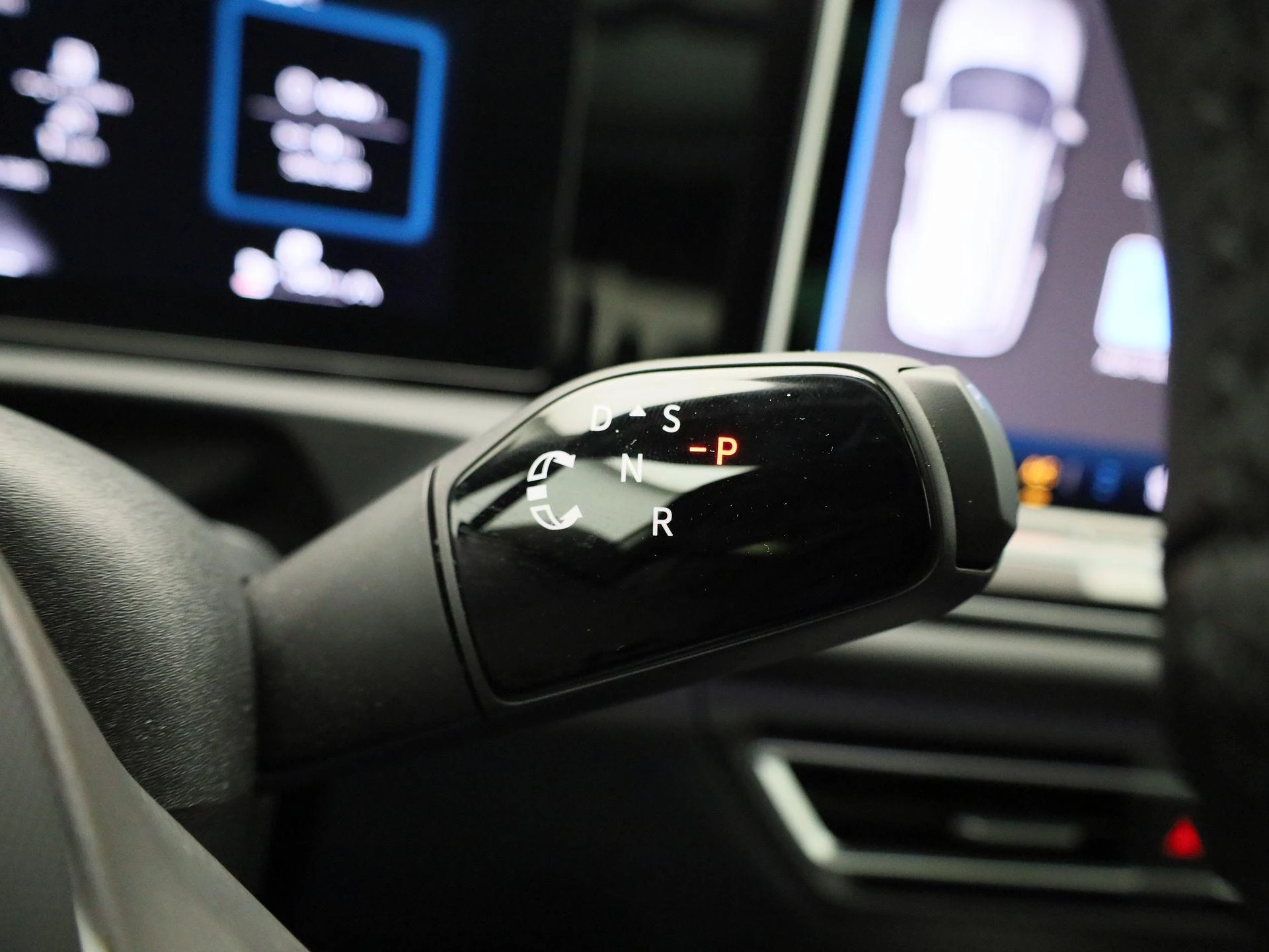 Volkswagen-Tiguan-image-27