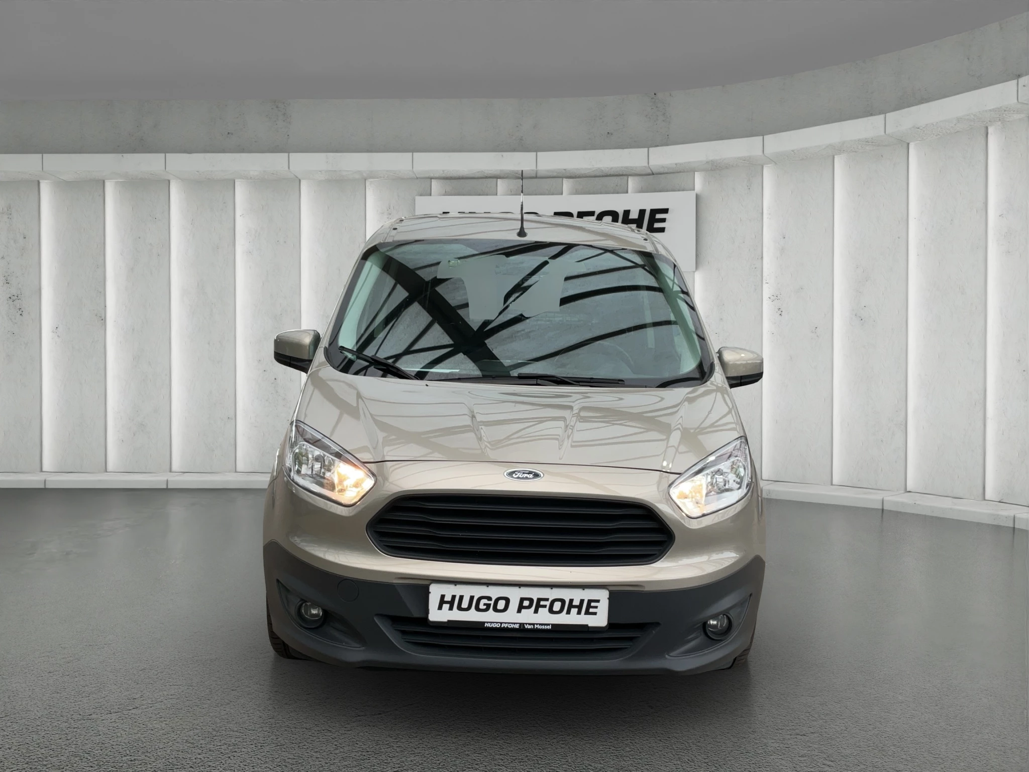 Ford-Transit Courier-image-5