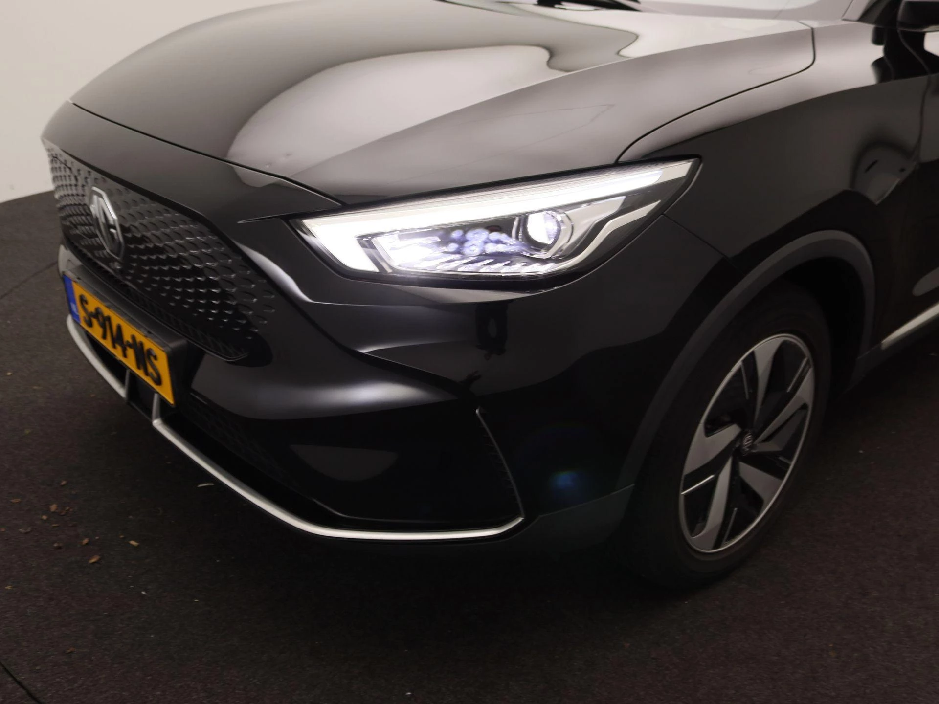 MG-ZS EV-image-19