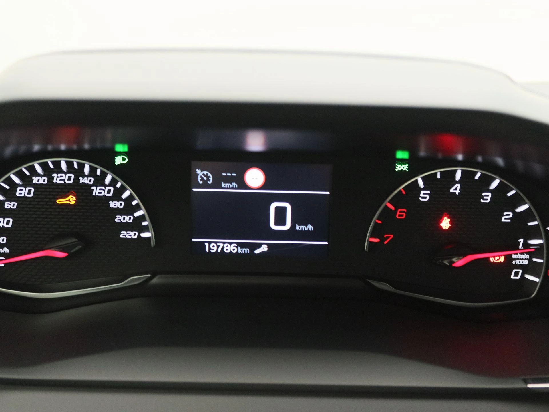 Peugeot-208-image-12