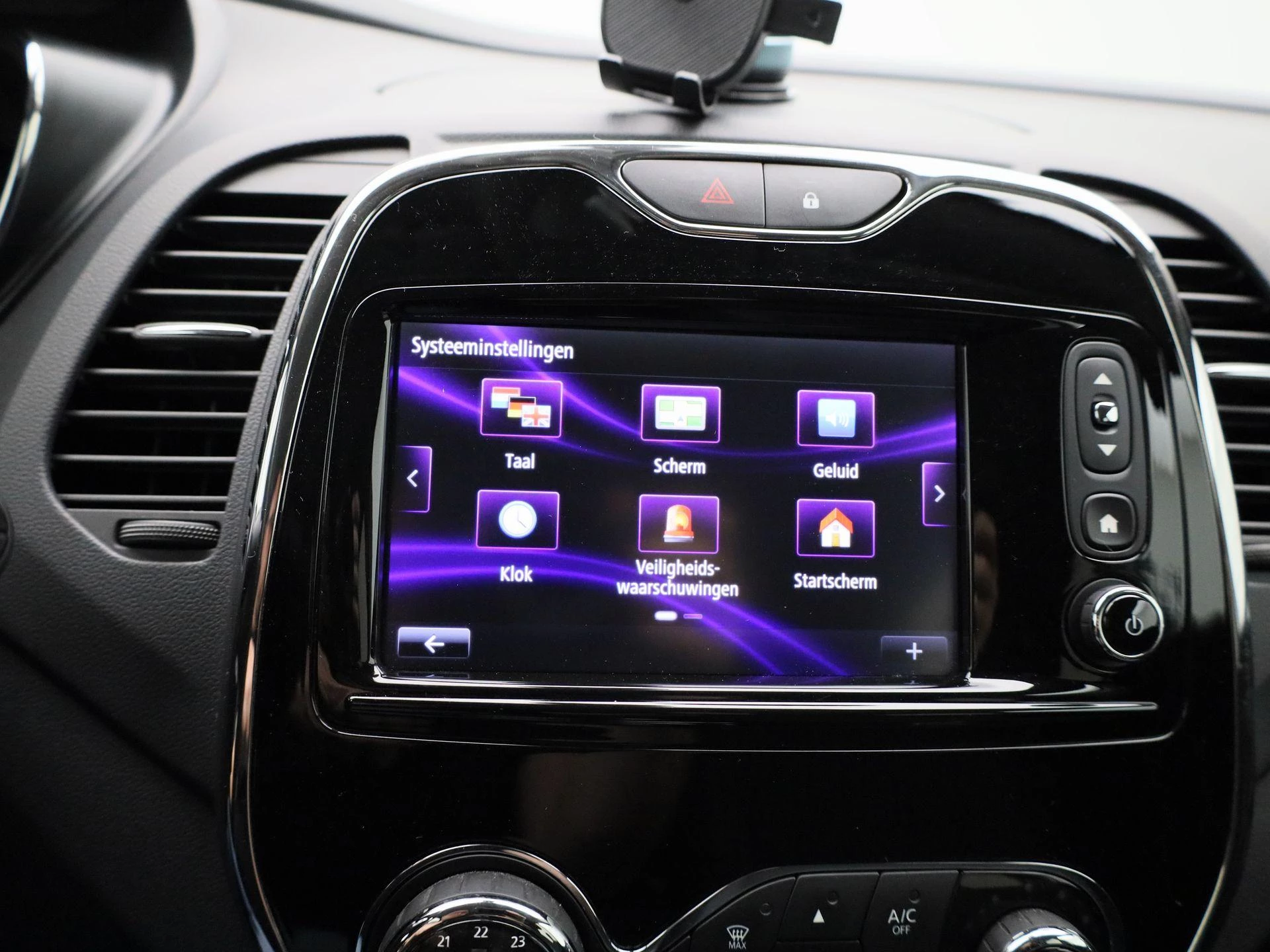 Renault-Captur-image-26